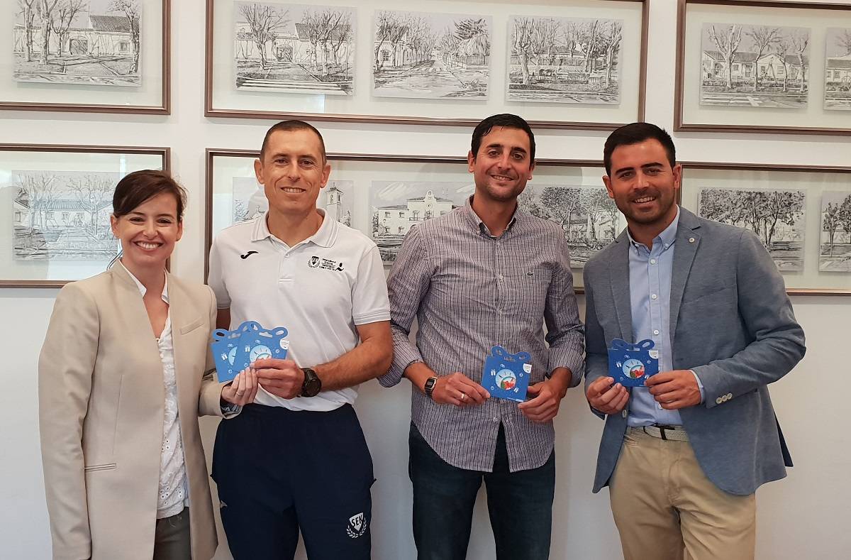 Los concejales de Salud y Deportes hacen entrega de los cheques