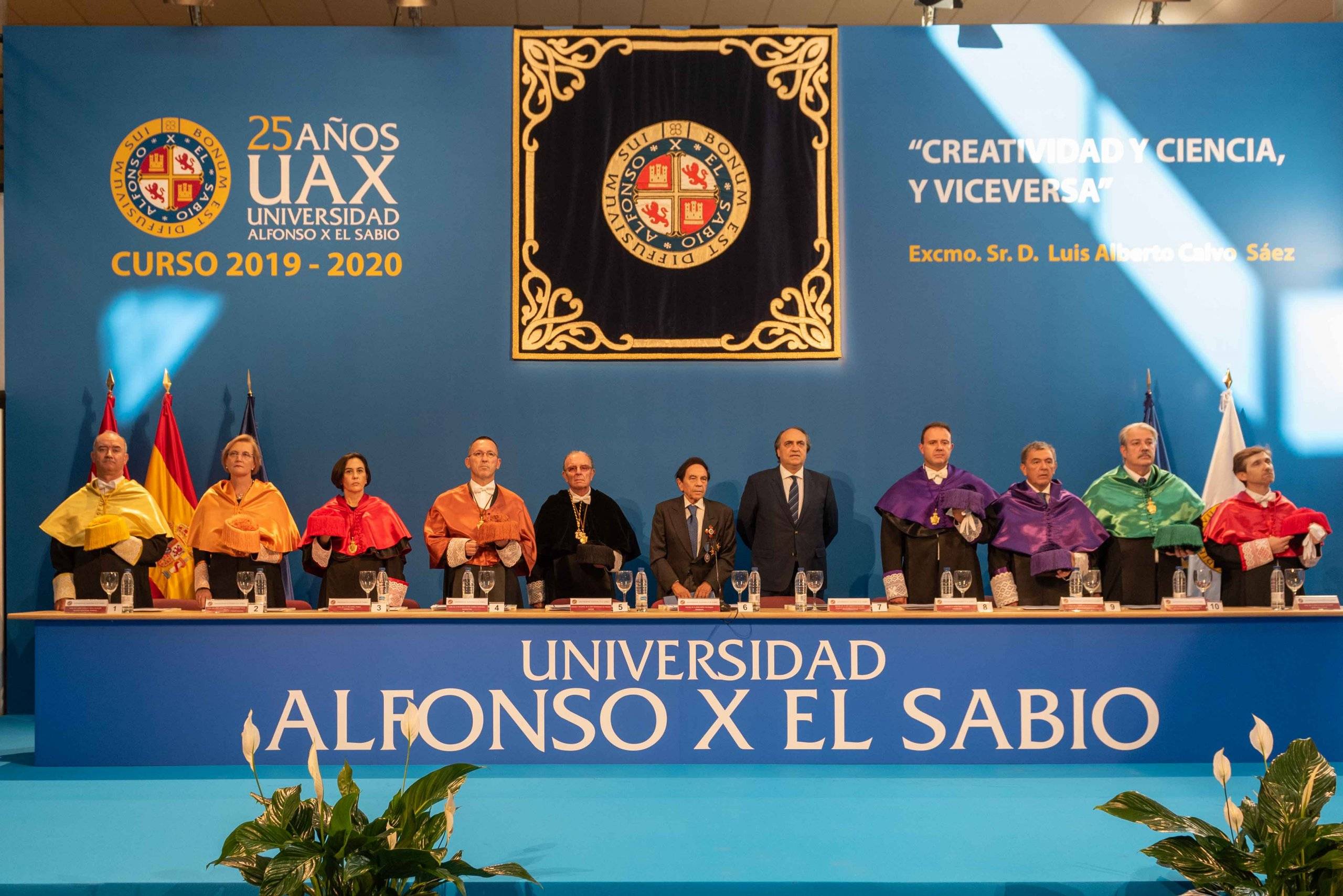 Autoridades de la UAX