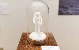Escultura de un astronauta