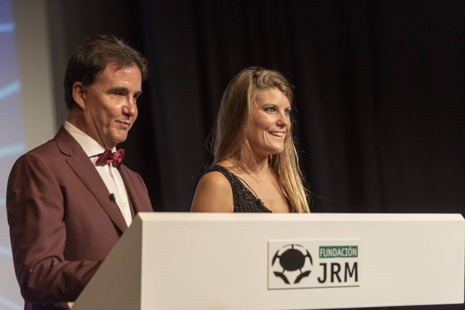 José Ramón de la Morena y Laura Vázquez presentando la gala.