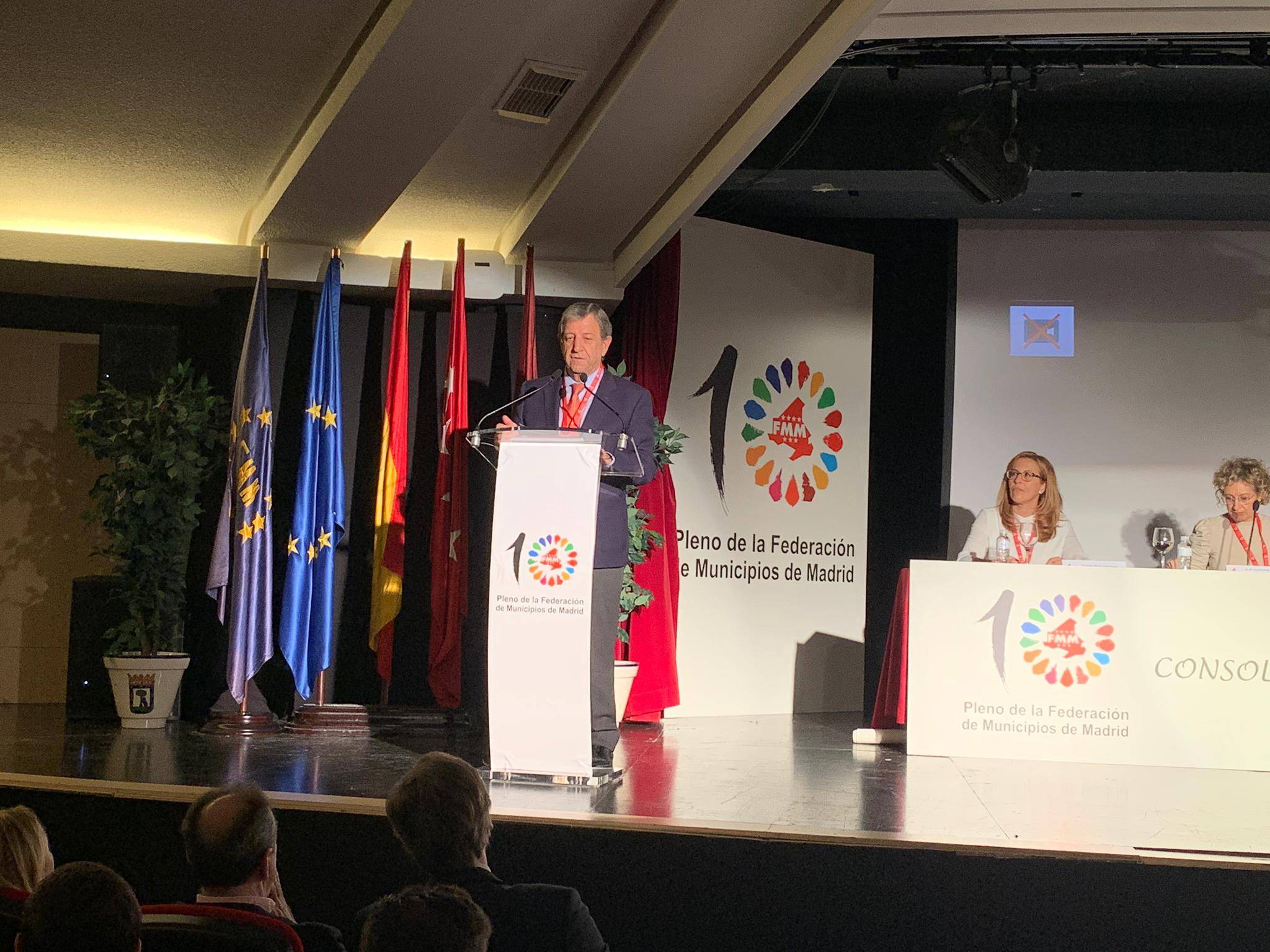 El alcalde, Luis Partida, durante su intervención en el X Pleno de la FMM.