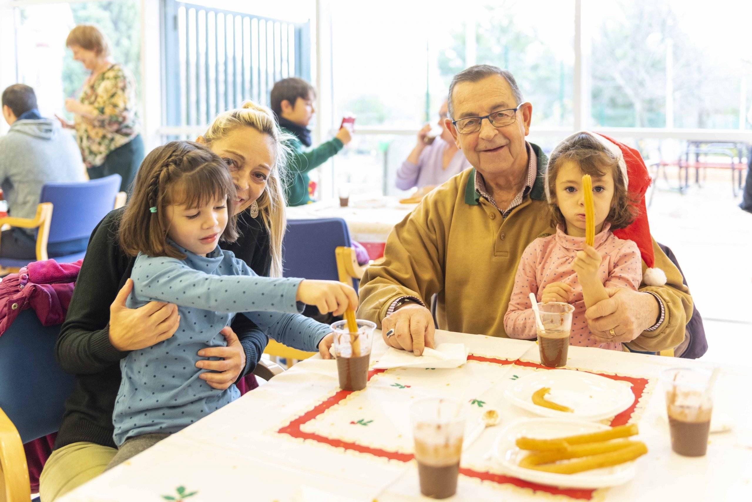 Asistentes a la “Jornada para abuelos y nietos”.