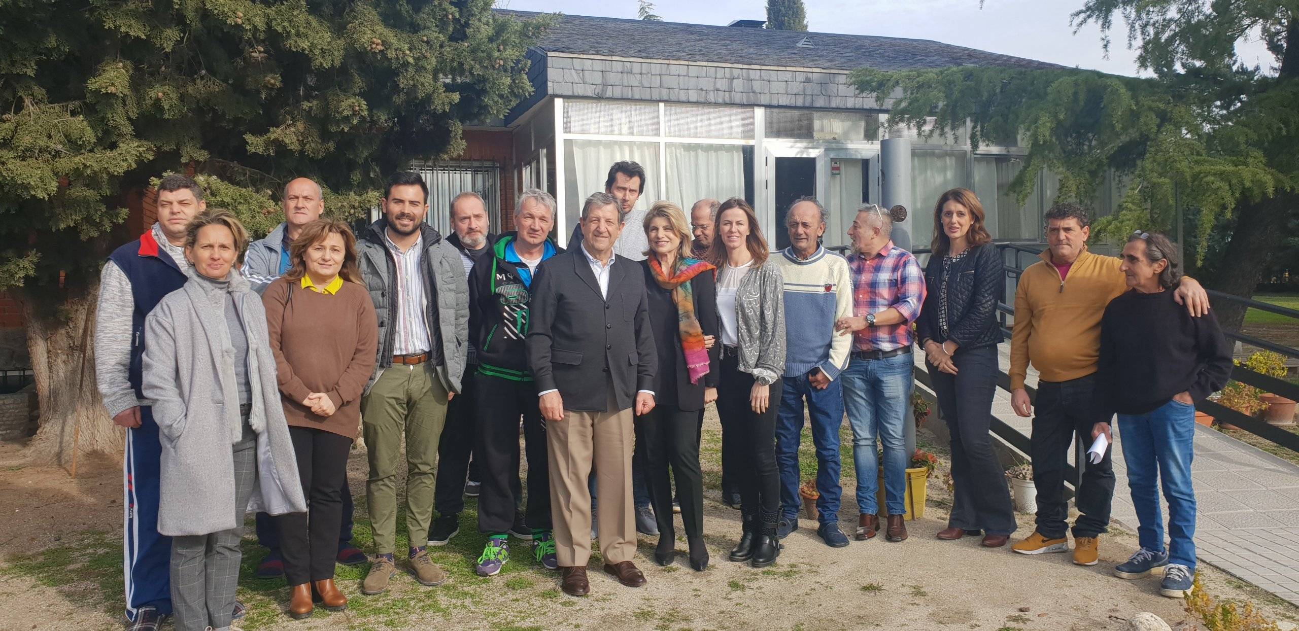 Autoridades locales en el Centro Padre Arrupe que la Fundación Padre Garralda- Horizontes Abiertos tiene en Villanueva de la Cañada.