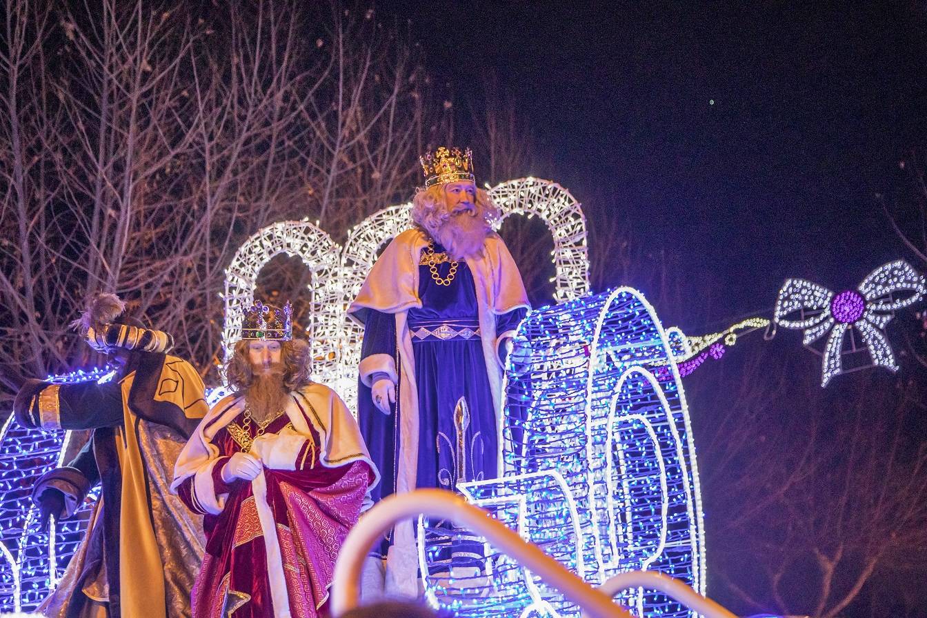 Sus Majestades de Oriente visitan Villanueva de la Cañada