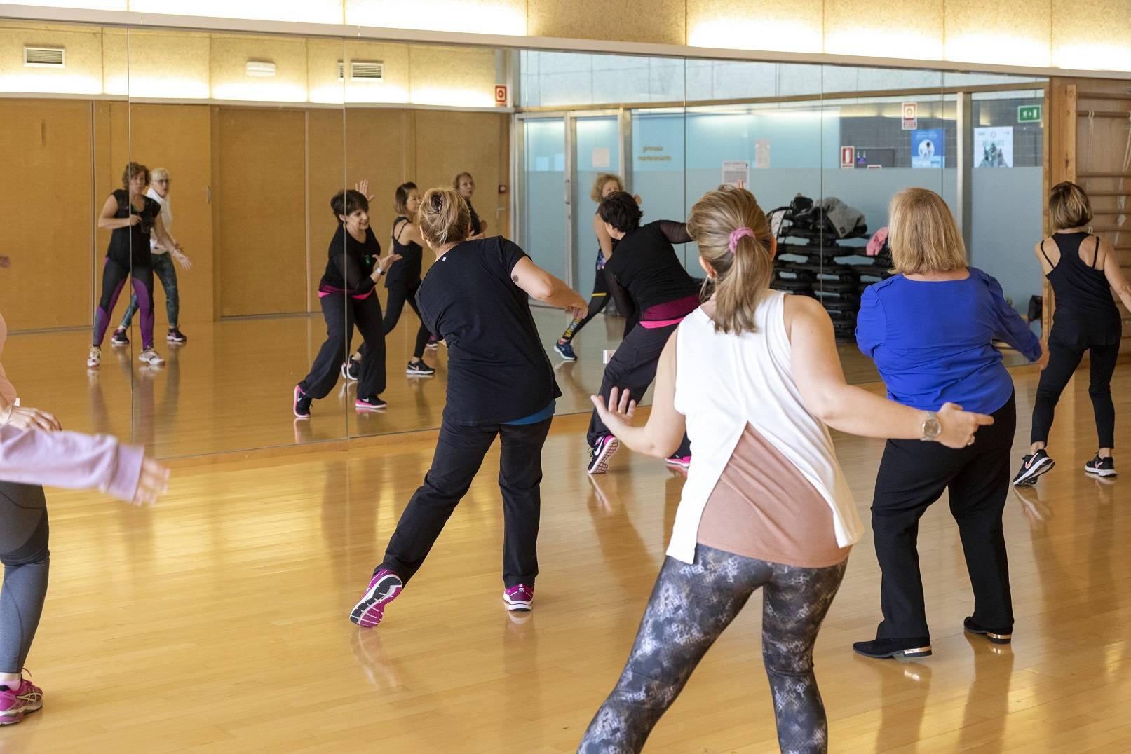 Imagen de la clase de ritmo latino celebrada en la Piscina Municipal.