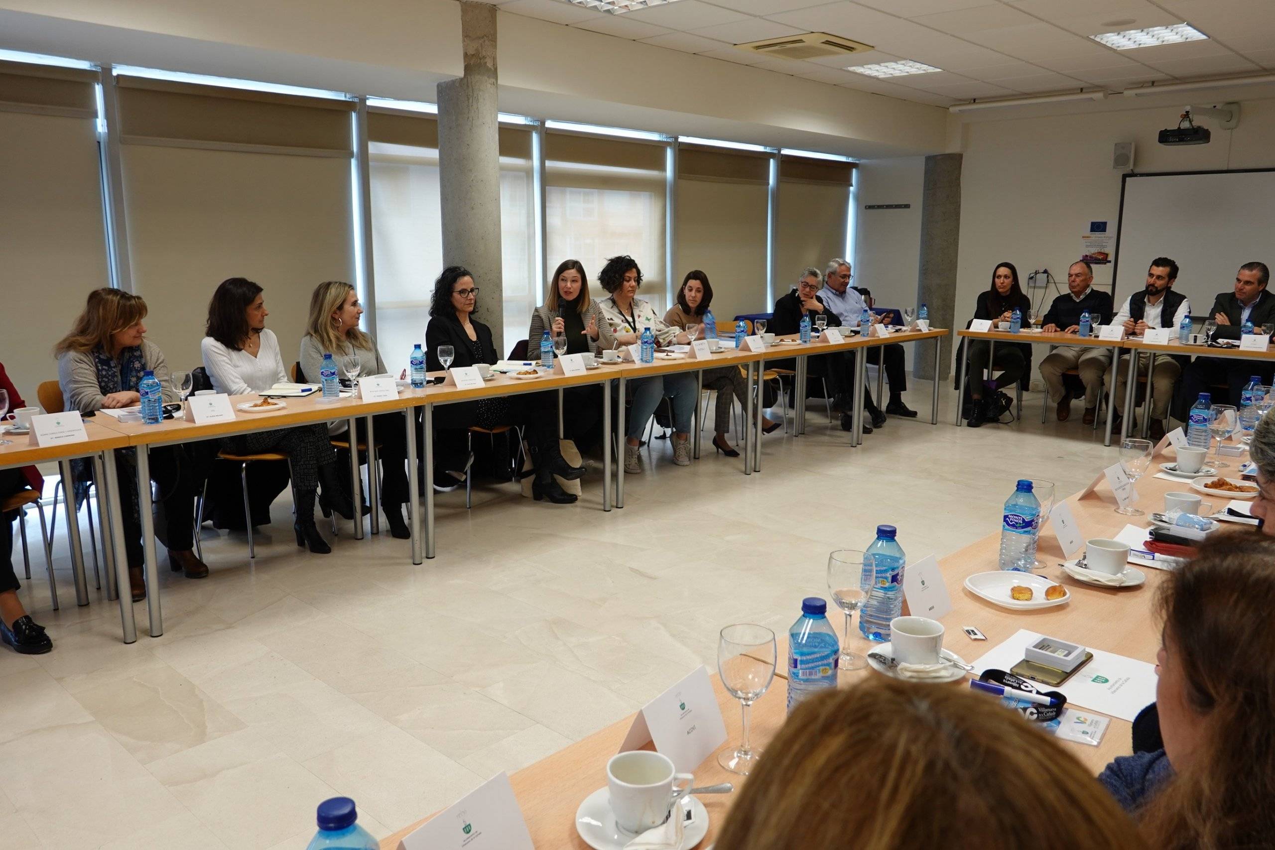 Emprendedores y empresarios en el desayuno inaugural.