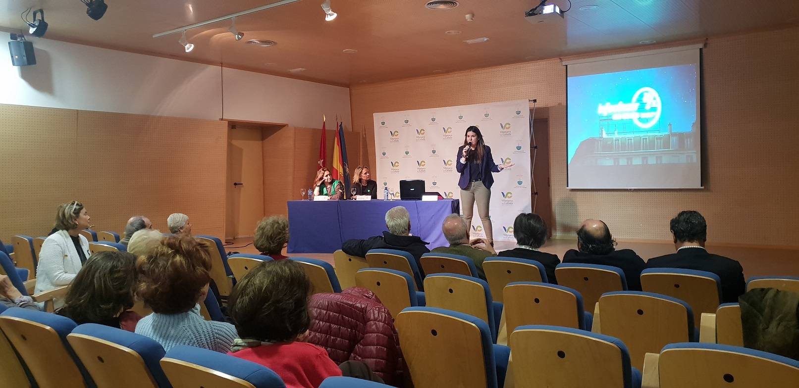 La doctora Estíbaliz García, durante la conferencia impartida.