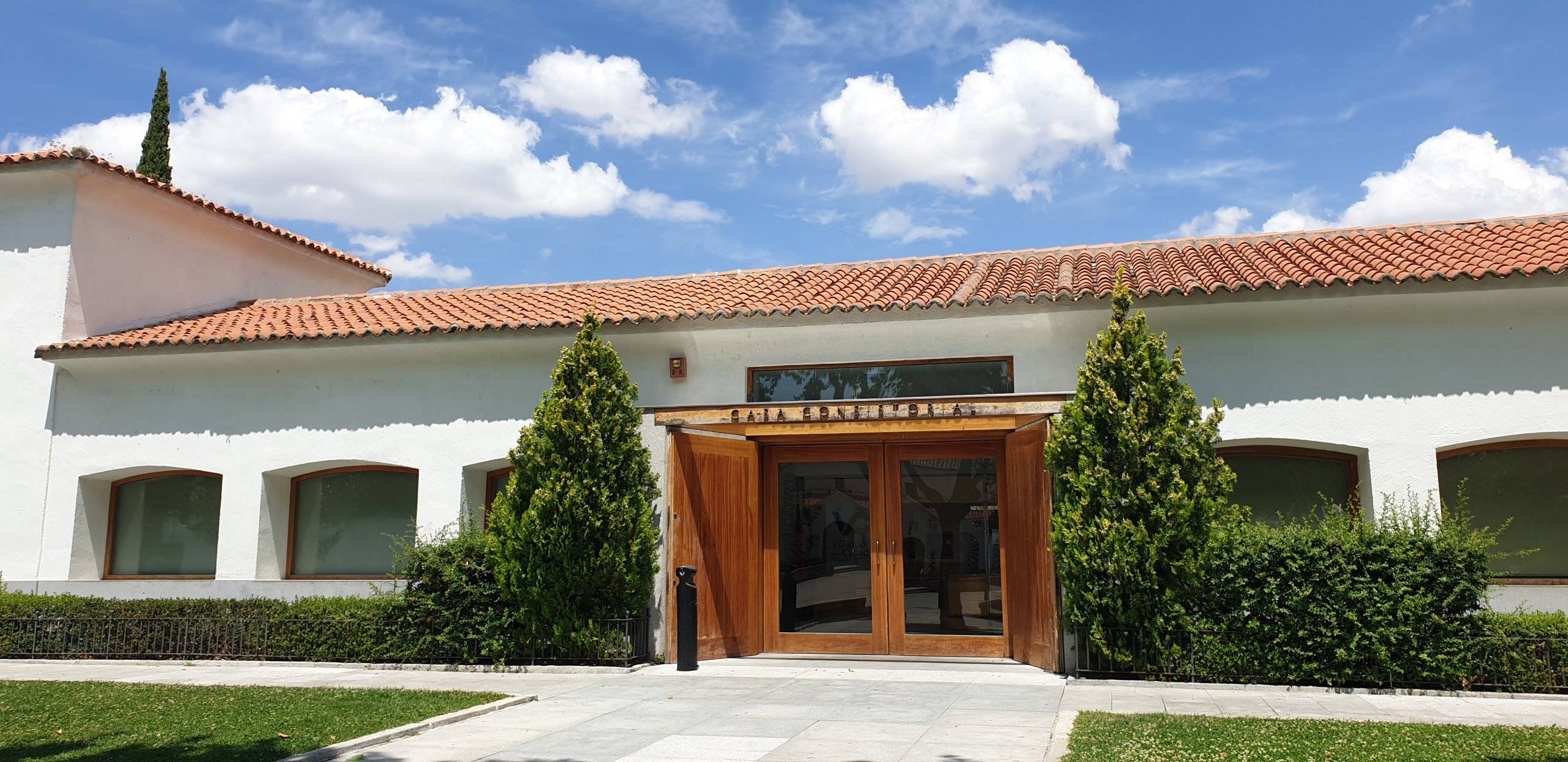 Puerta de acceso edificio Casa Consistorial.