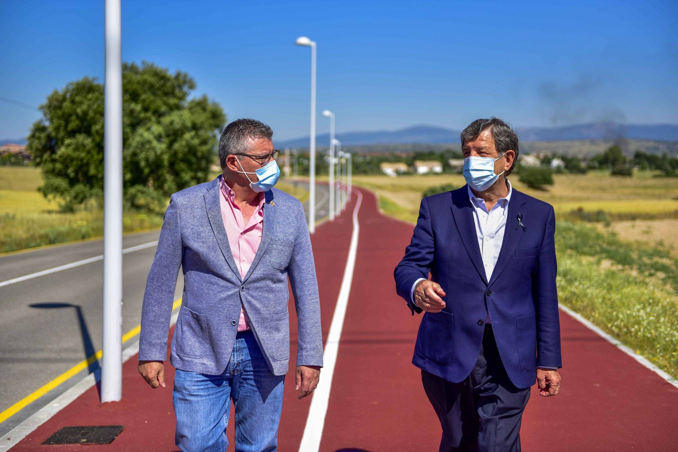 El alcalde, Luis Partida, junto al alcalde de Brunete, Juan Manuel Hoyo.