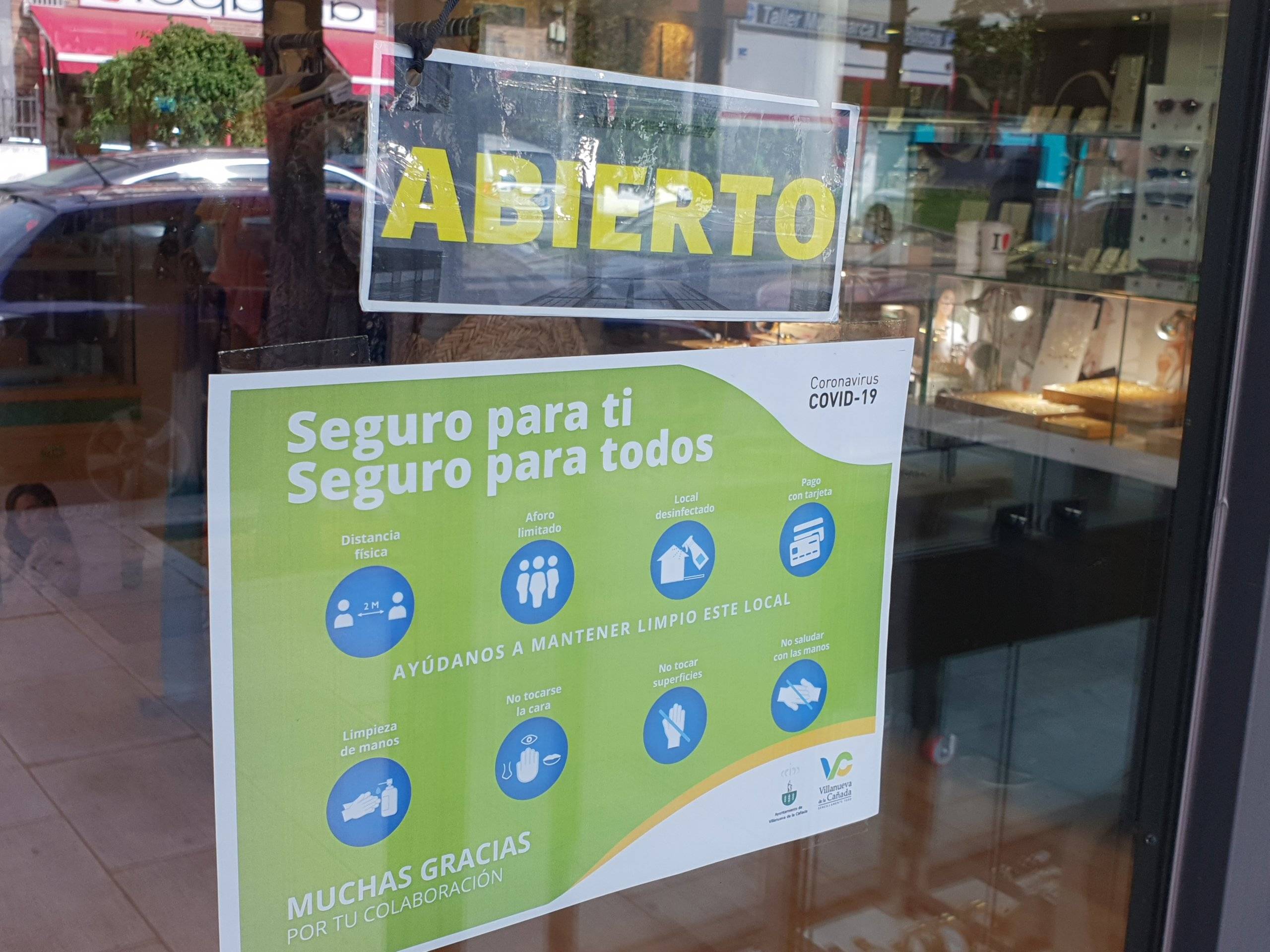 Cartel informativo sobre las medidas a adoptar.
