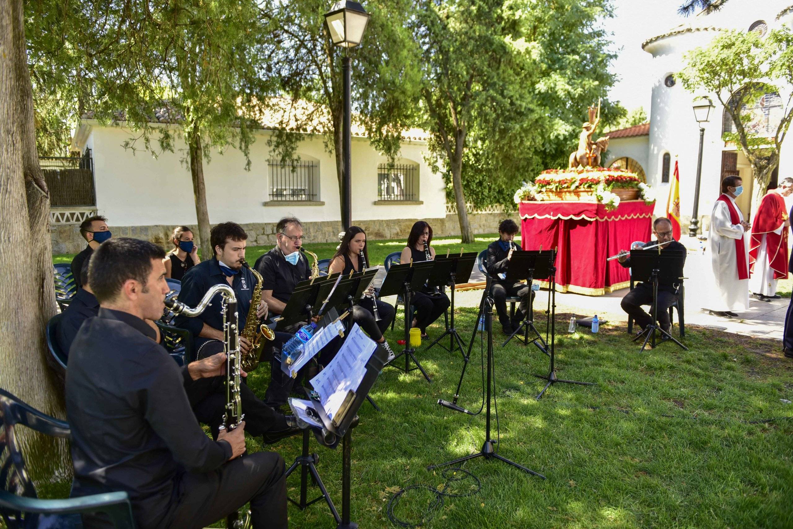 Agrupación de profesores y alumnos de la EMMD.