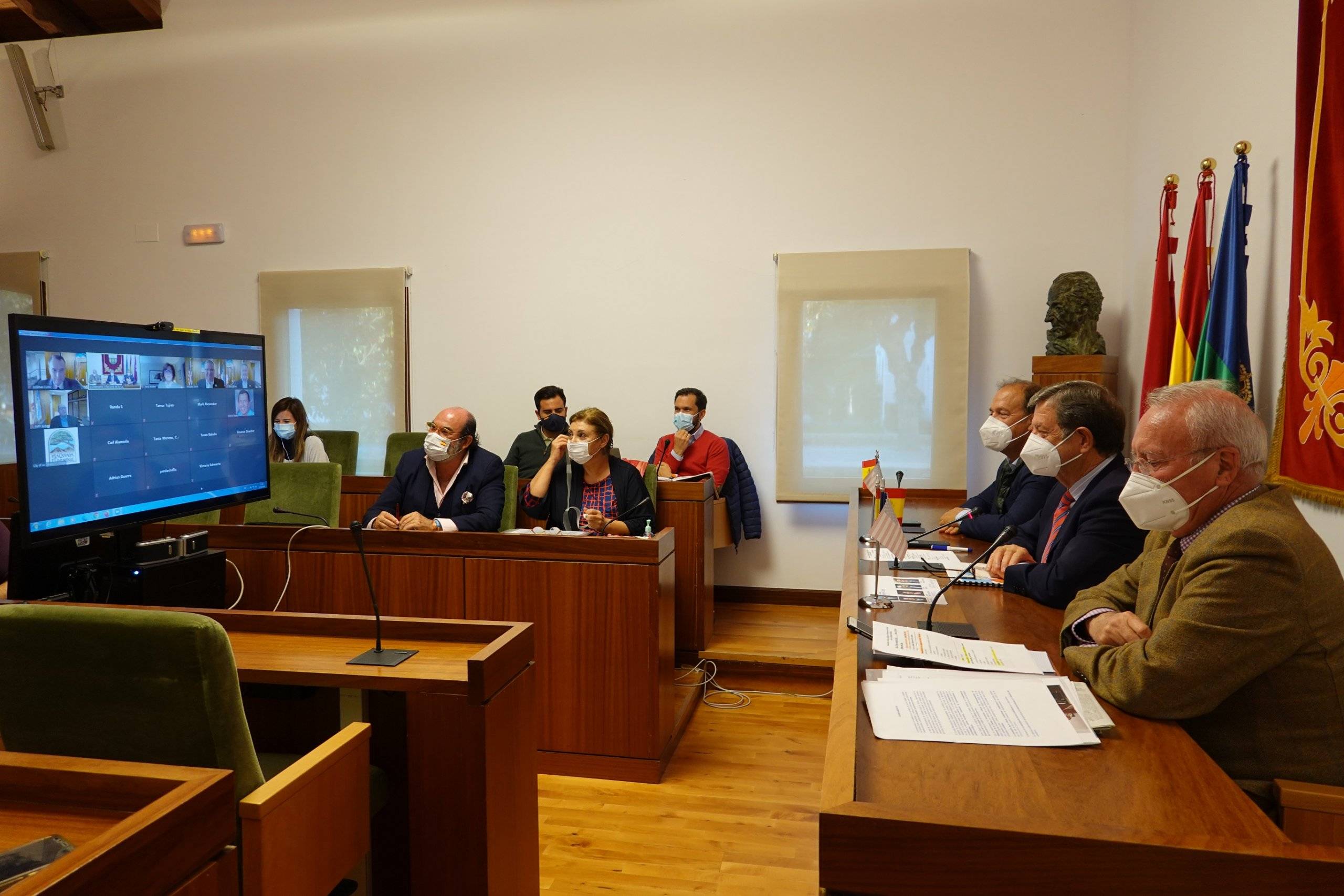 Imagen de la videoconferencia con responsables de La Cañada Flintridge.