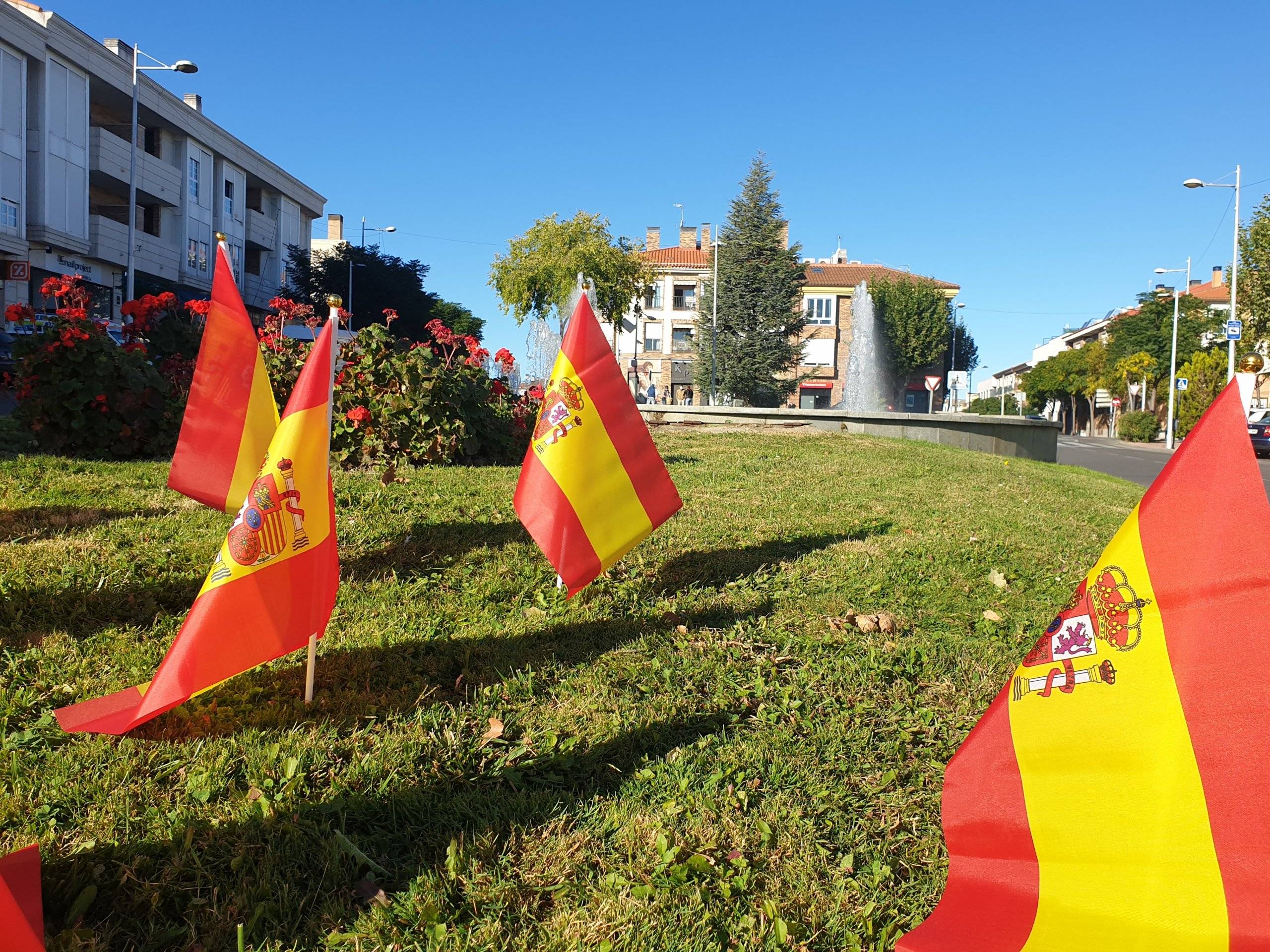 Banderas de España en la calle Cristo.