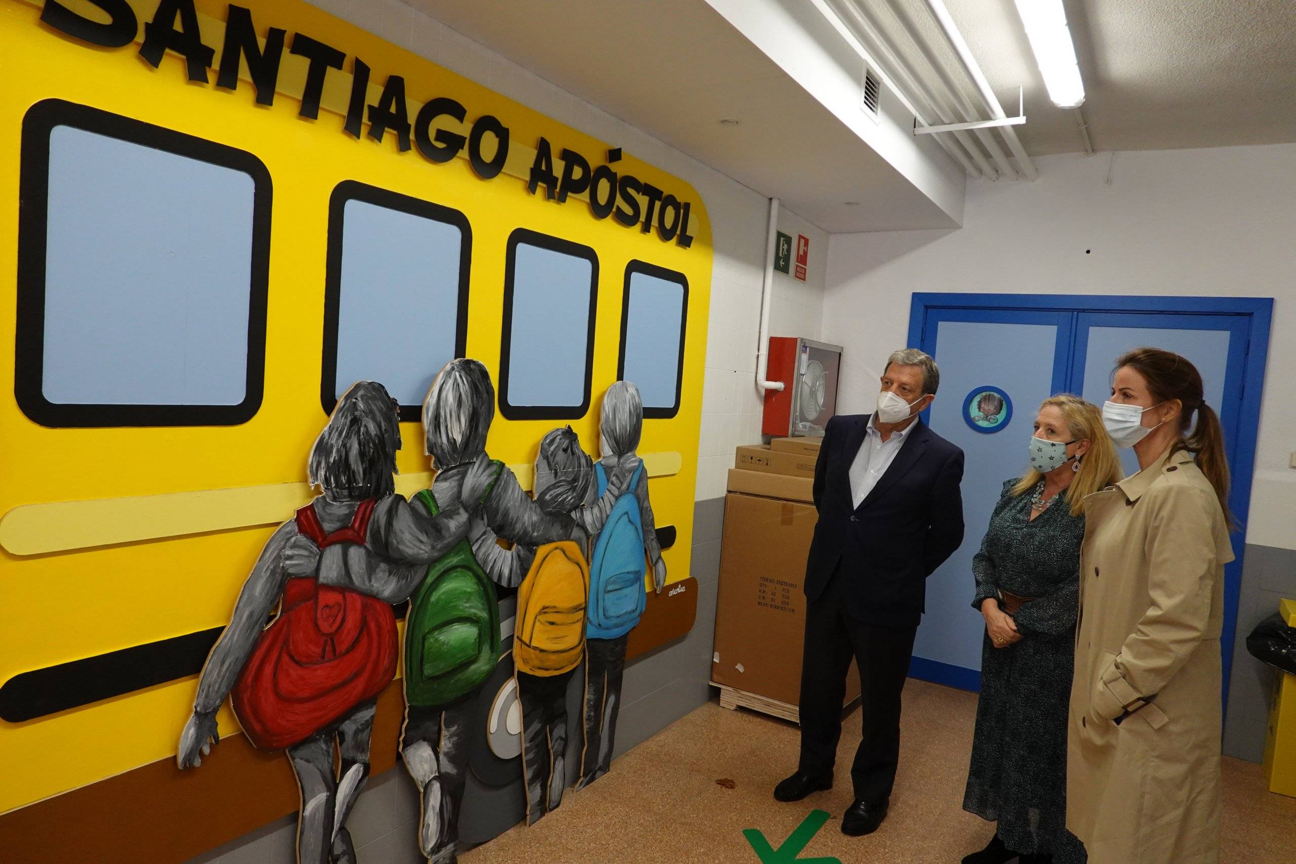 Visita al mural del colegio Santiago Apóstol.