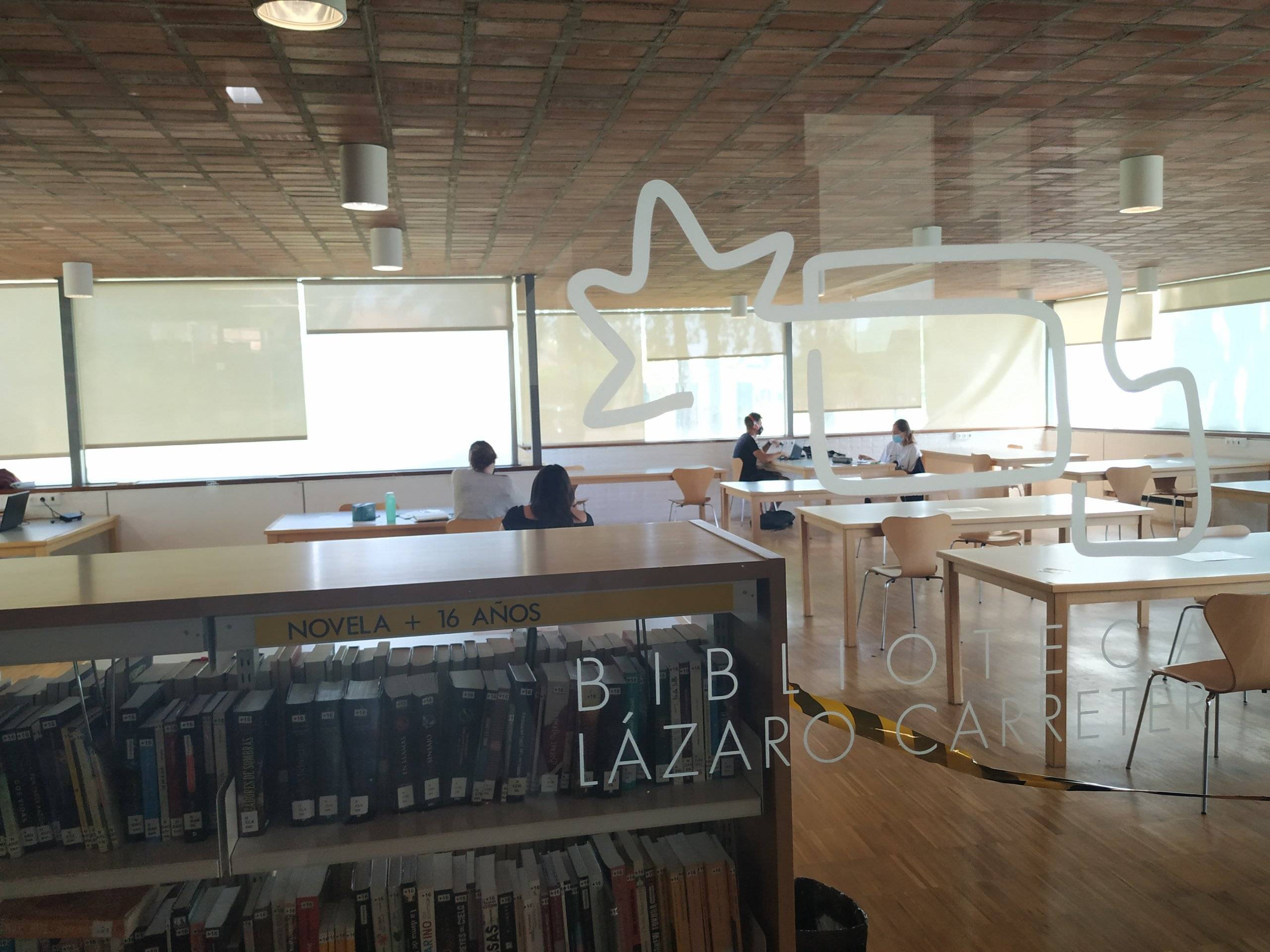 Sala estudio de la Biblioteca Municipal F. Lázaro Carreter.