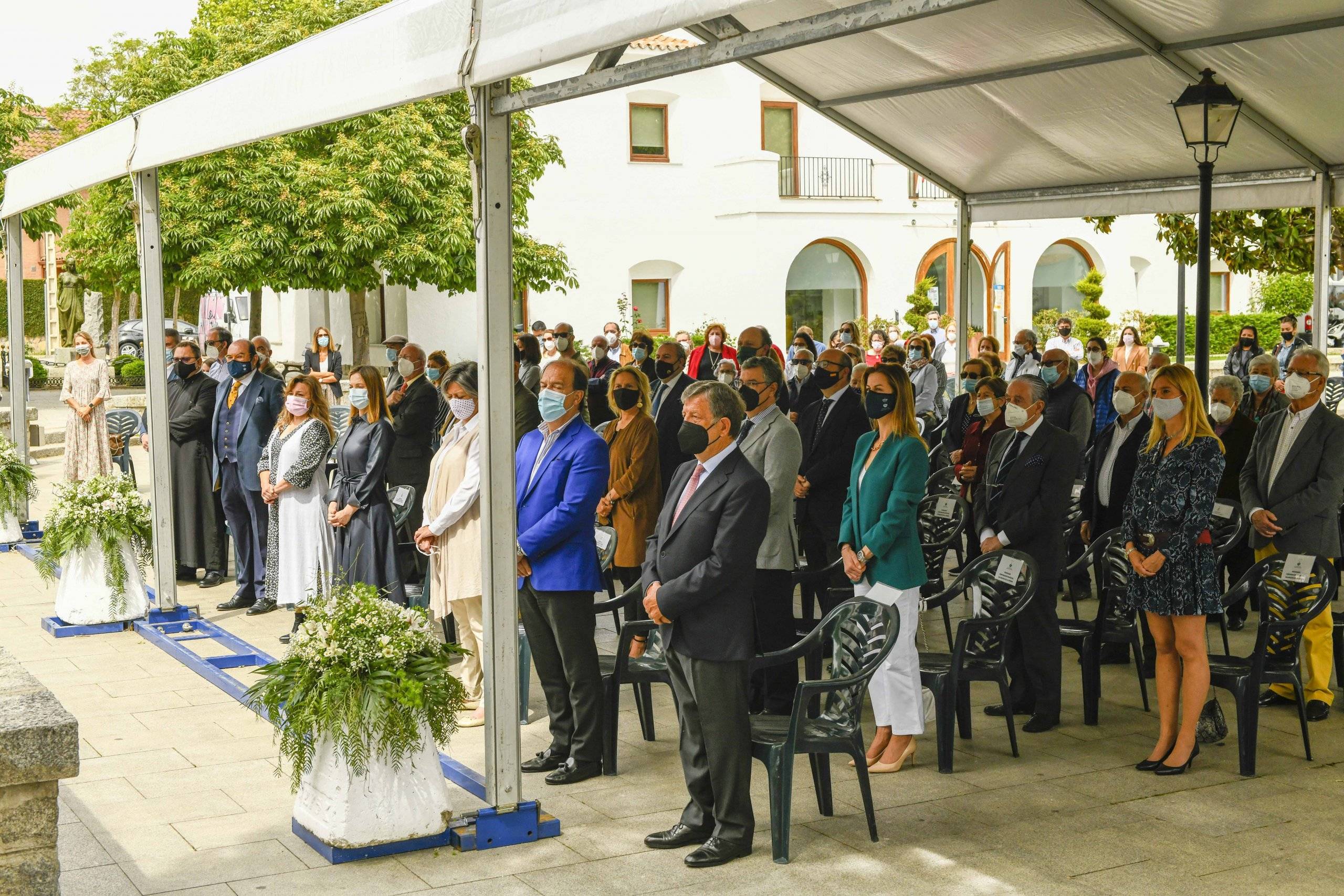 Autoridades locales durante la misa en honor a San Isidro.