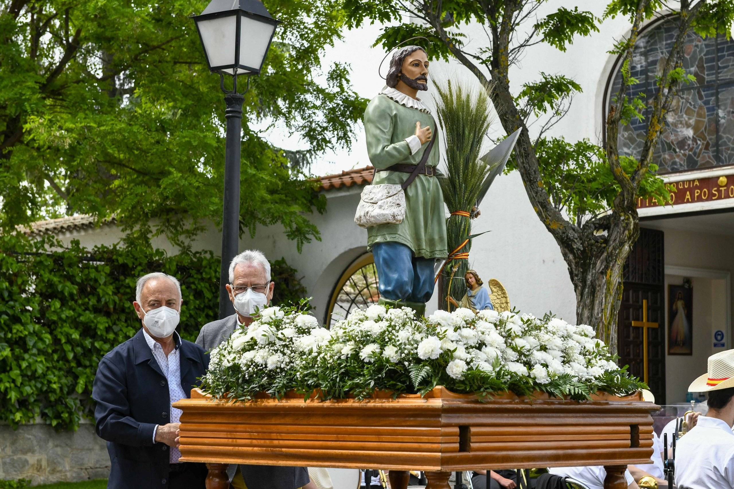 Ofrenda floral de la Asociación de Mayores.