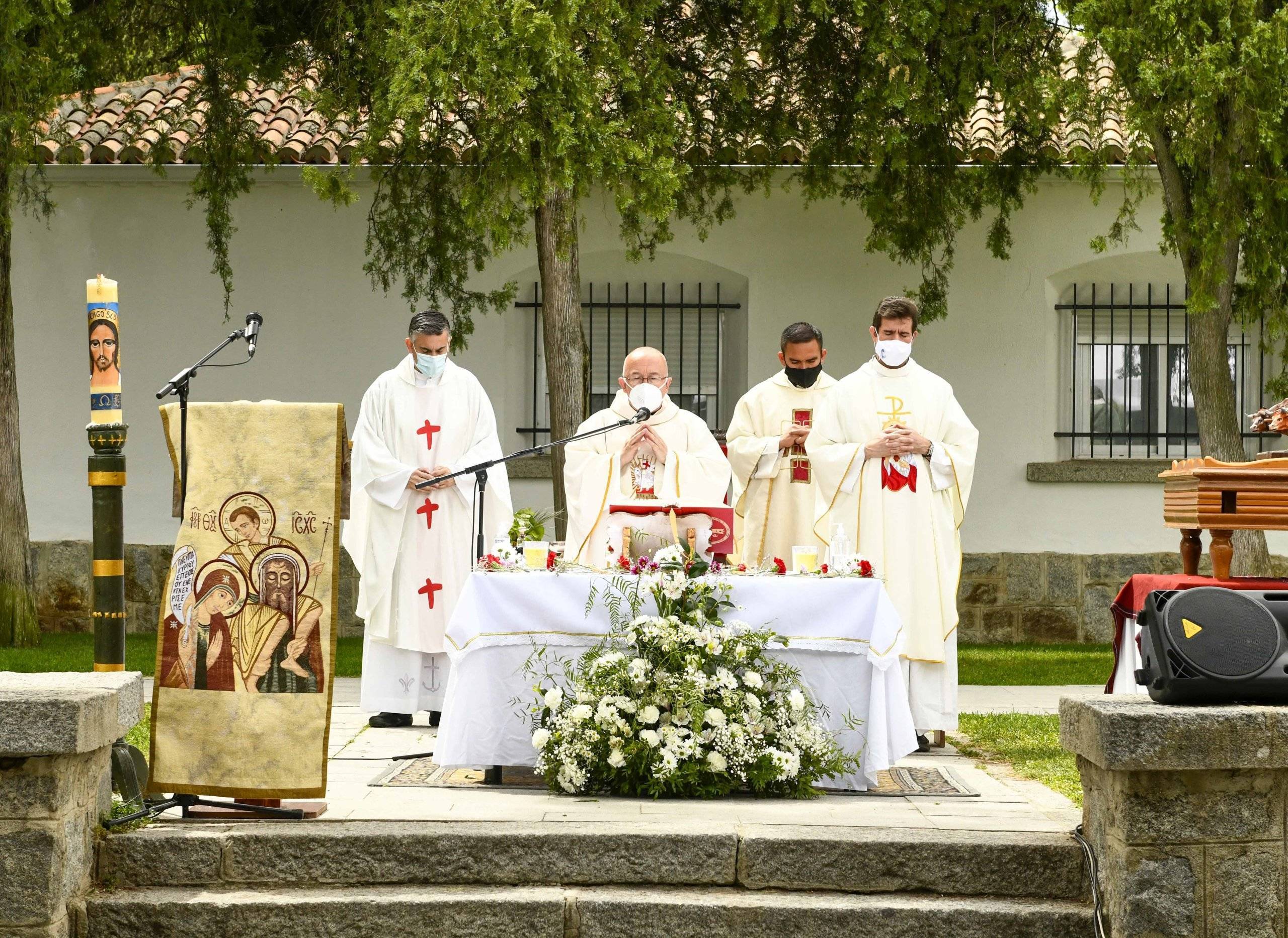 El vicario general de la Diócesis de Getafe y párrocos del municipio.