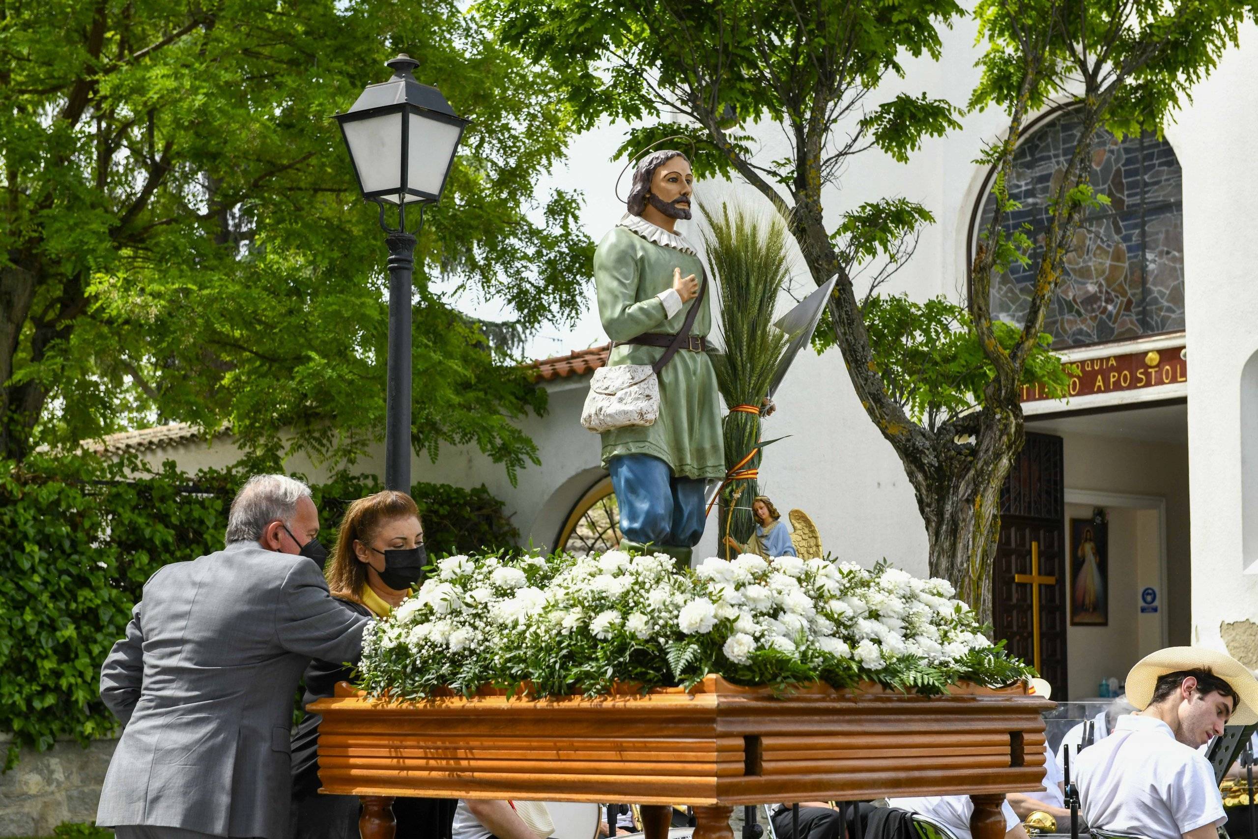 Ofrenda floral de la Asociación Cultural de Hermanamientos.