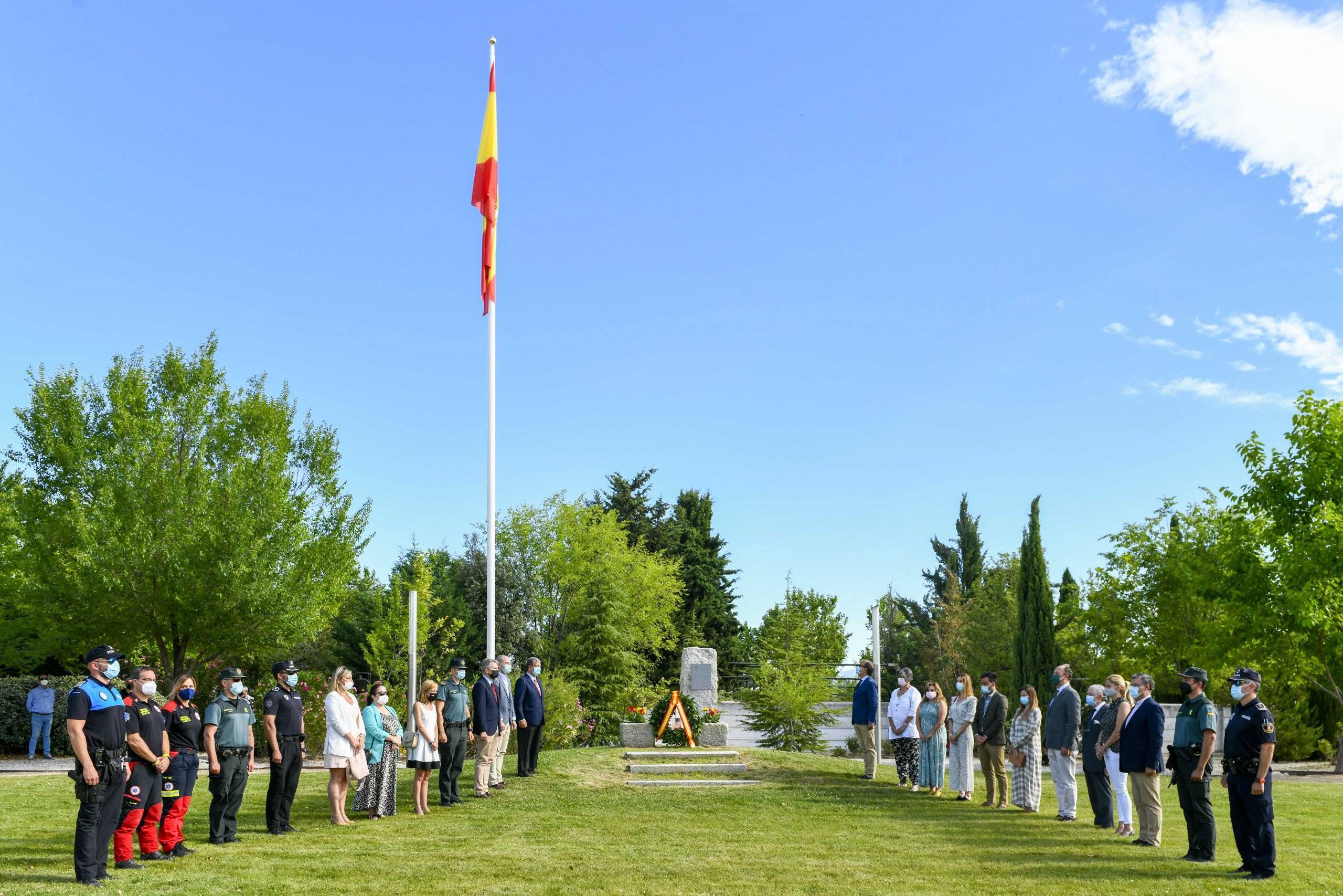 Foto de familia del homenaje a Miguel Ángel Blanco.