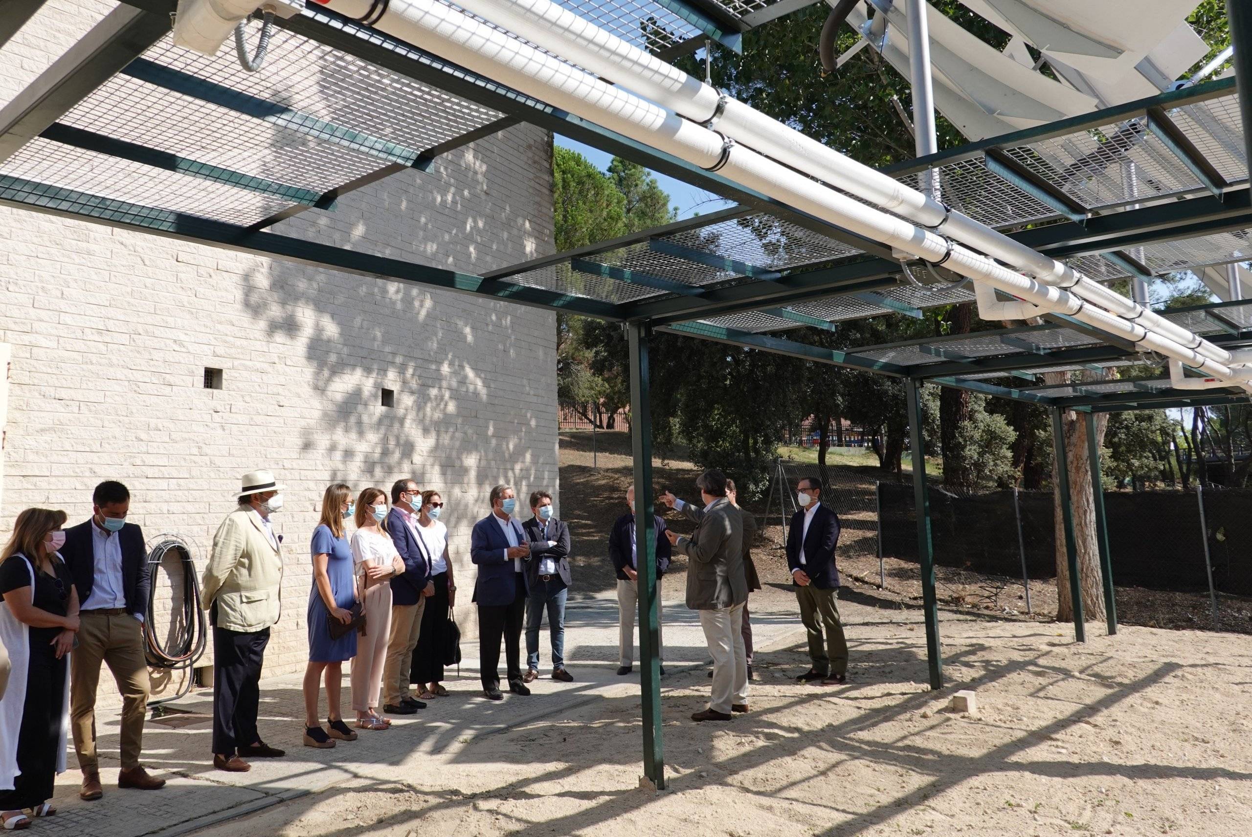 Imagen del acto inaugural de la planta de concentradores solares.