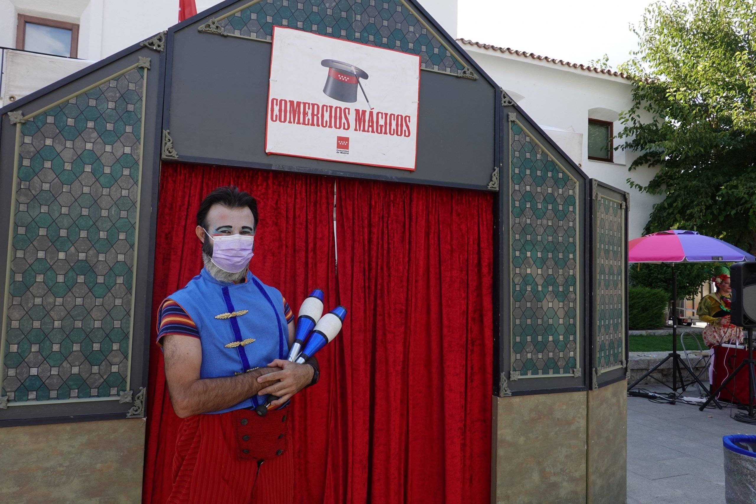 Malabarista de la Feria de la Fantasía.