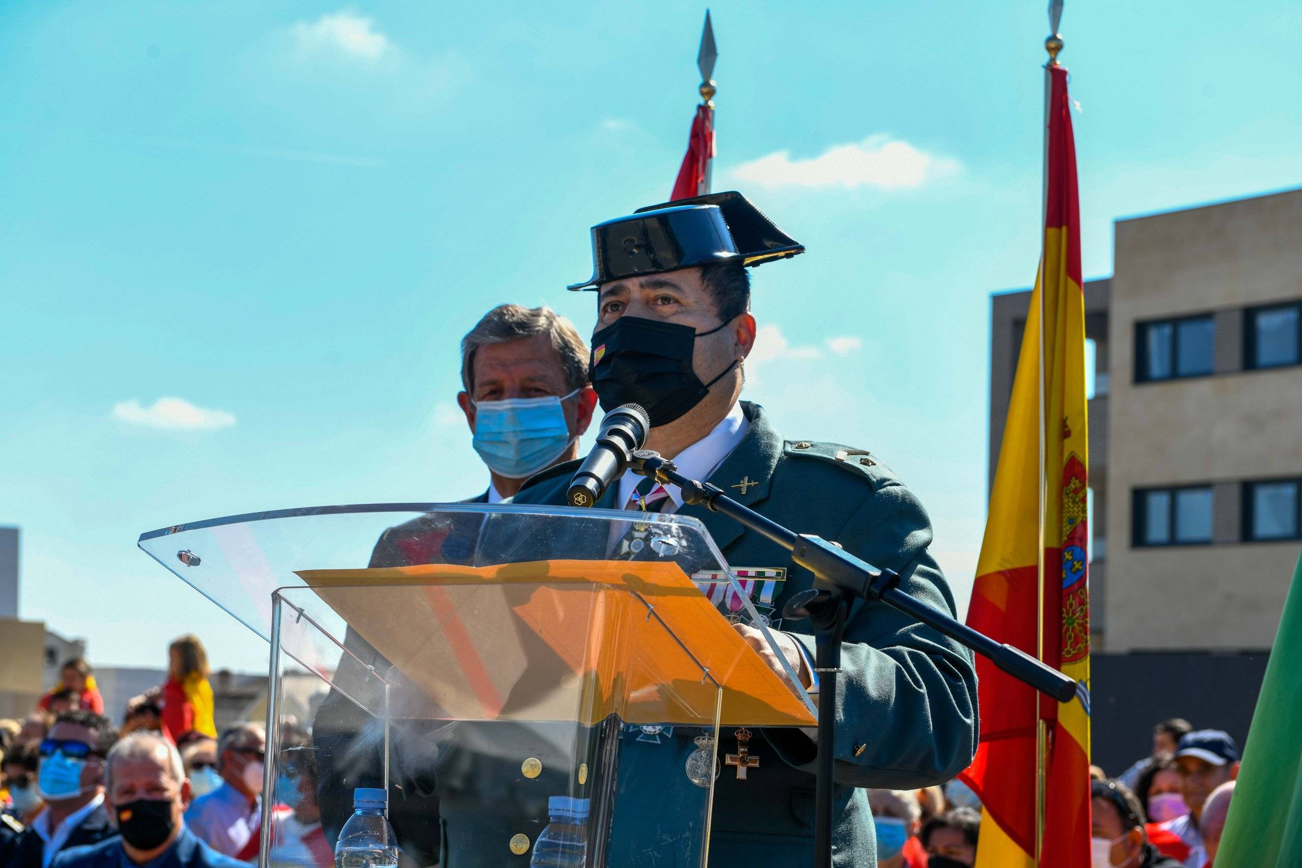 Momento del discurso del subteniente jefe del cuartel de la Guardia Civil.