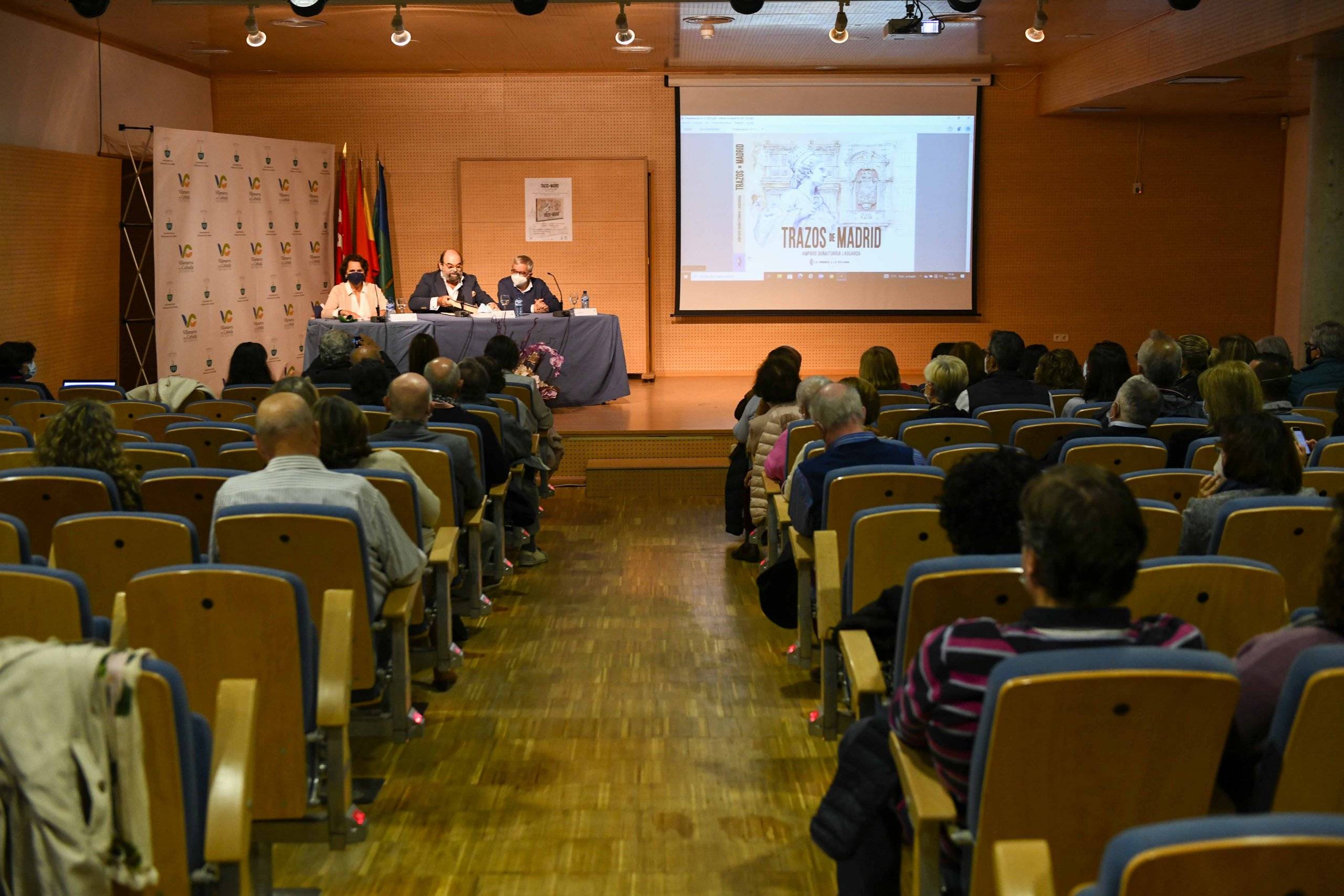 El C.C. El Molino durante la presentación del libro.