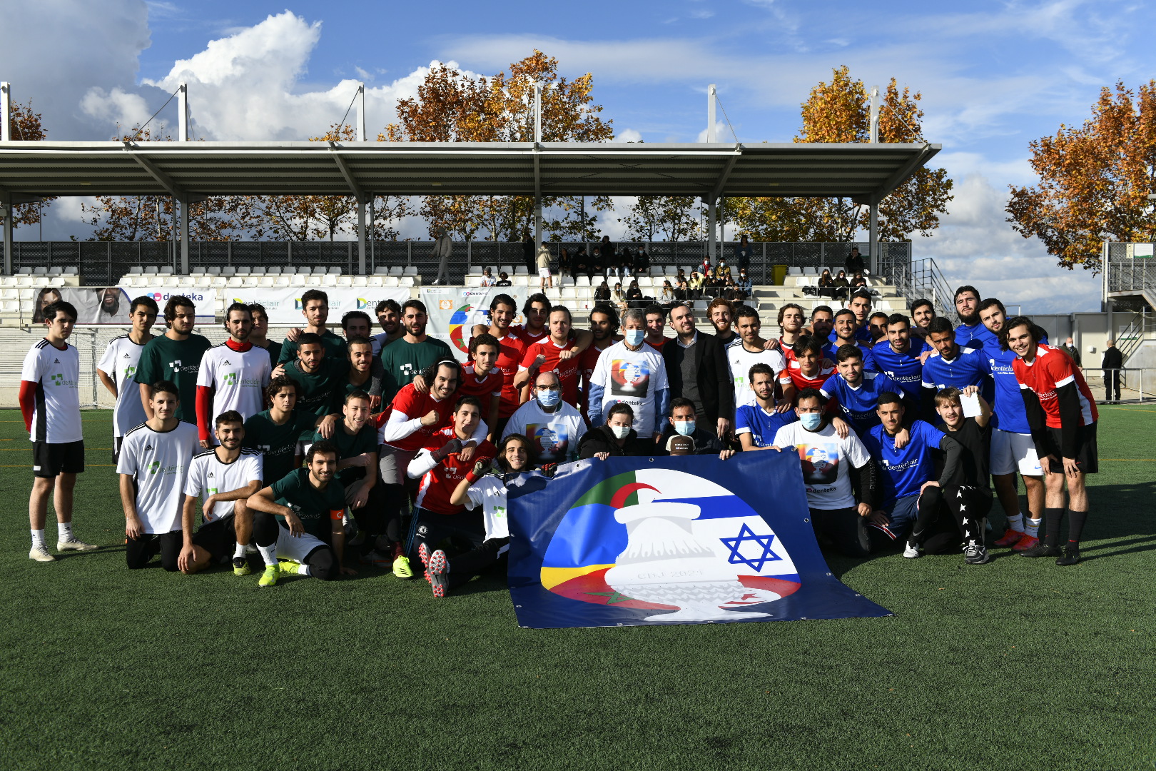 Foto de familia del torneo.