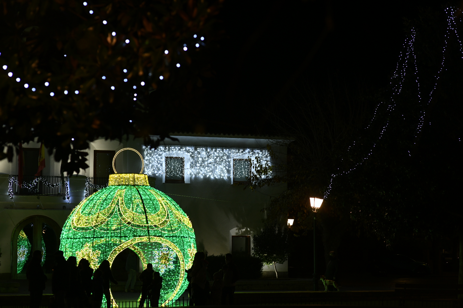 Bola de luz en la plaza de España.