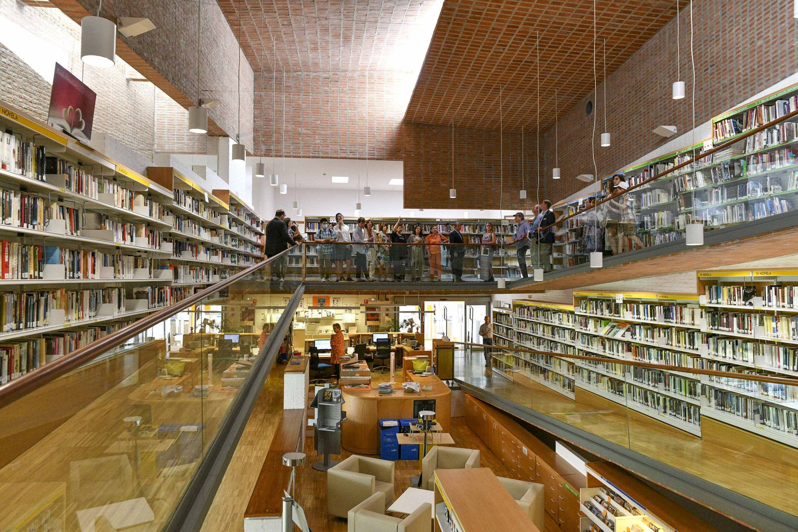Visita a la Biblioteca Municipal F. Lázaro Carreter.