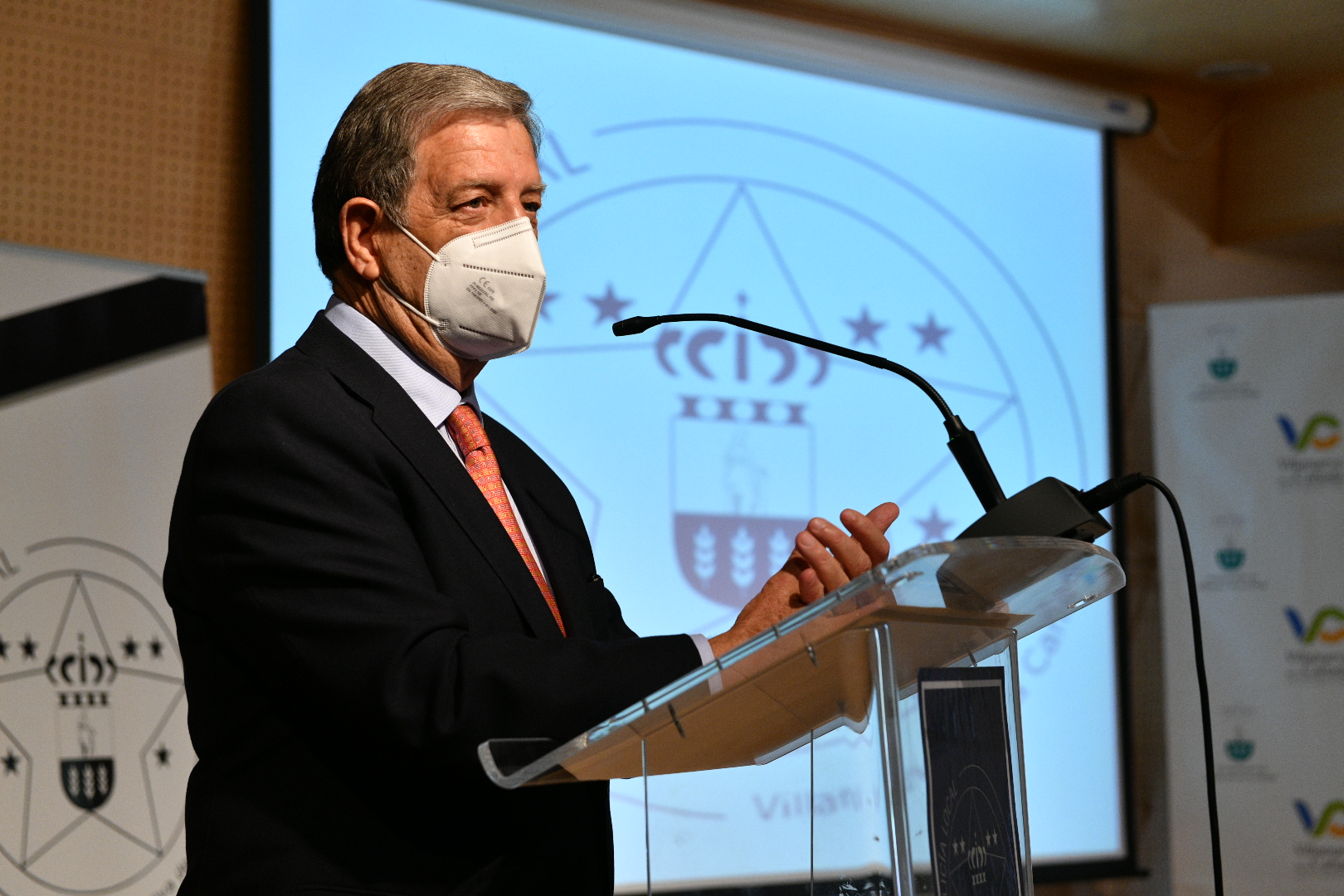El alcalde, Luis Partida, durante su intervención en el acto.