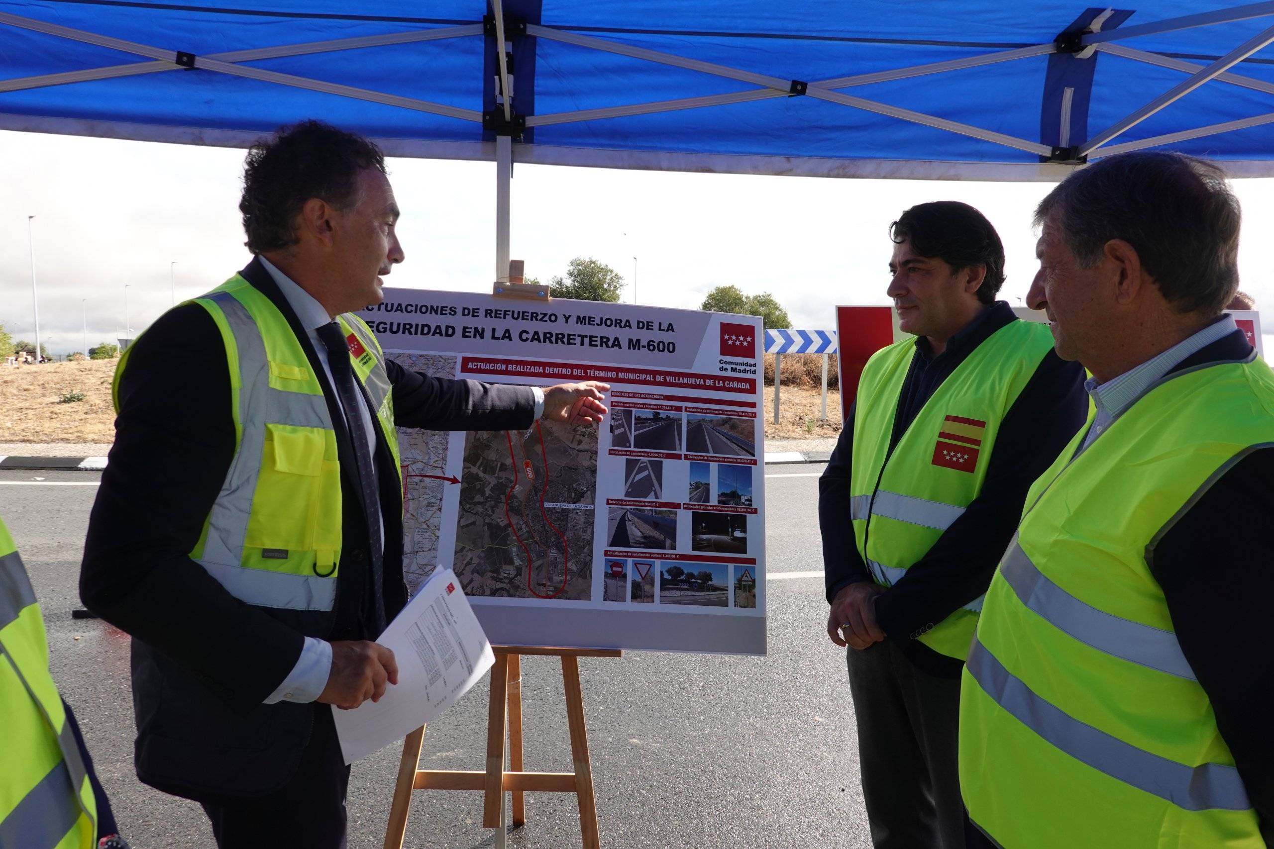 El alcalde, Luis Partida, y el consejero de Transportes e infraestructuras, David Pérez, en la visita de obras.