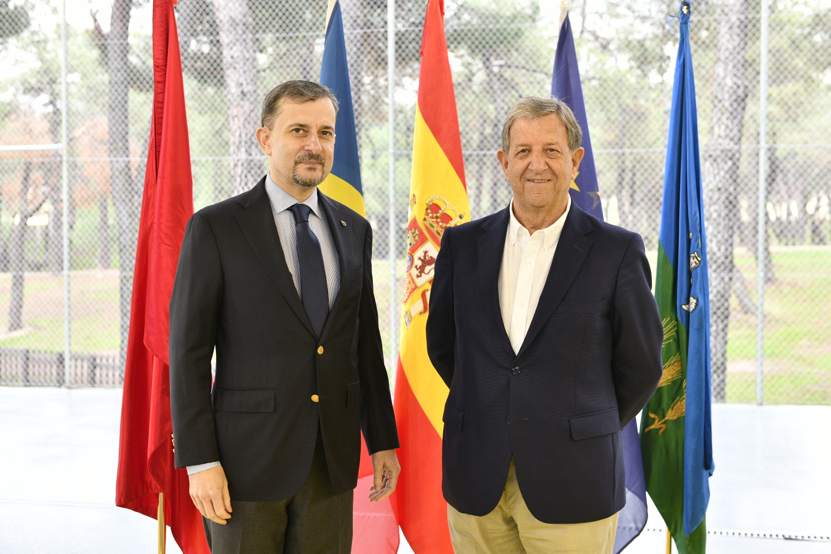 El alcalde, Luis Partida, junto al embajador de Rumanía en España, George Bologan.