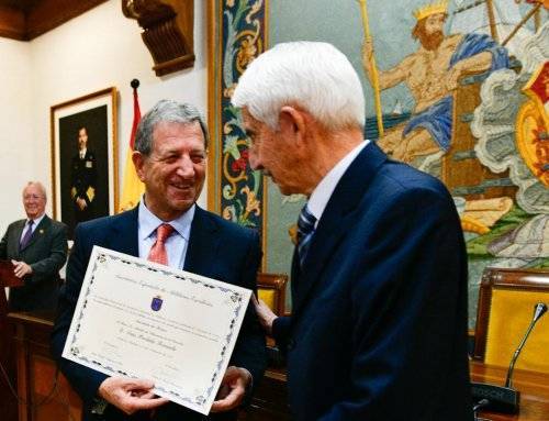 El alcalde Luis Partida, distinguido con el diploma de honor de la Asociación Española de Militares Escritores