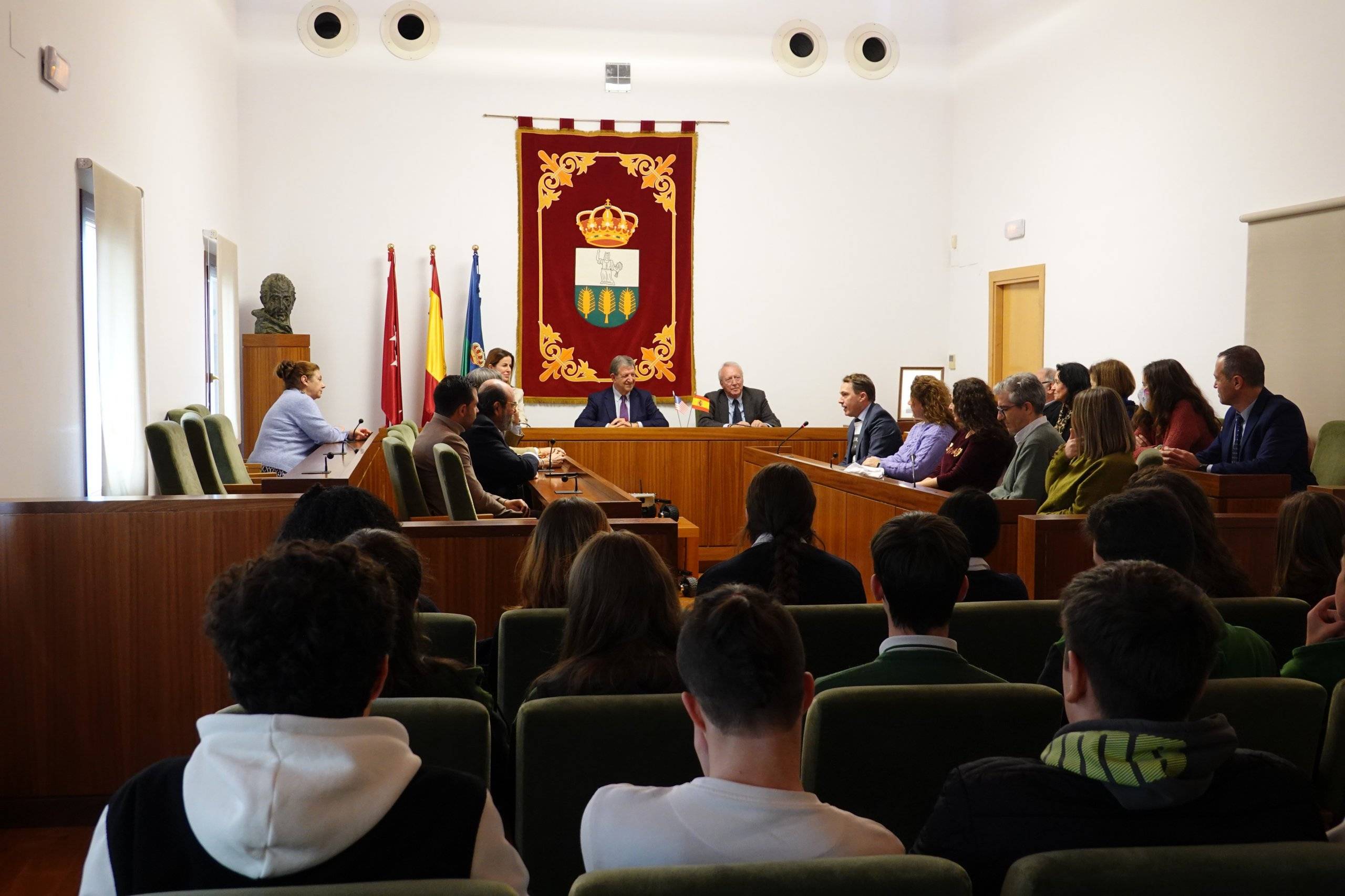 Intervención de uno de los profesores durante el acto.