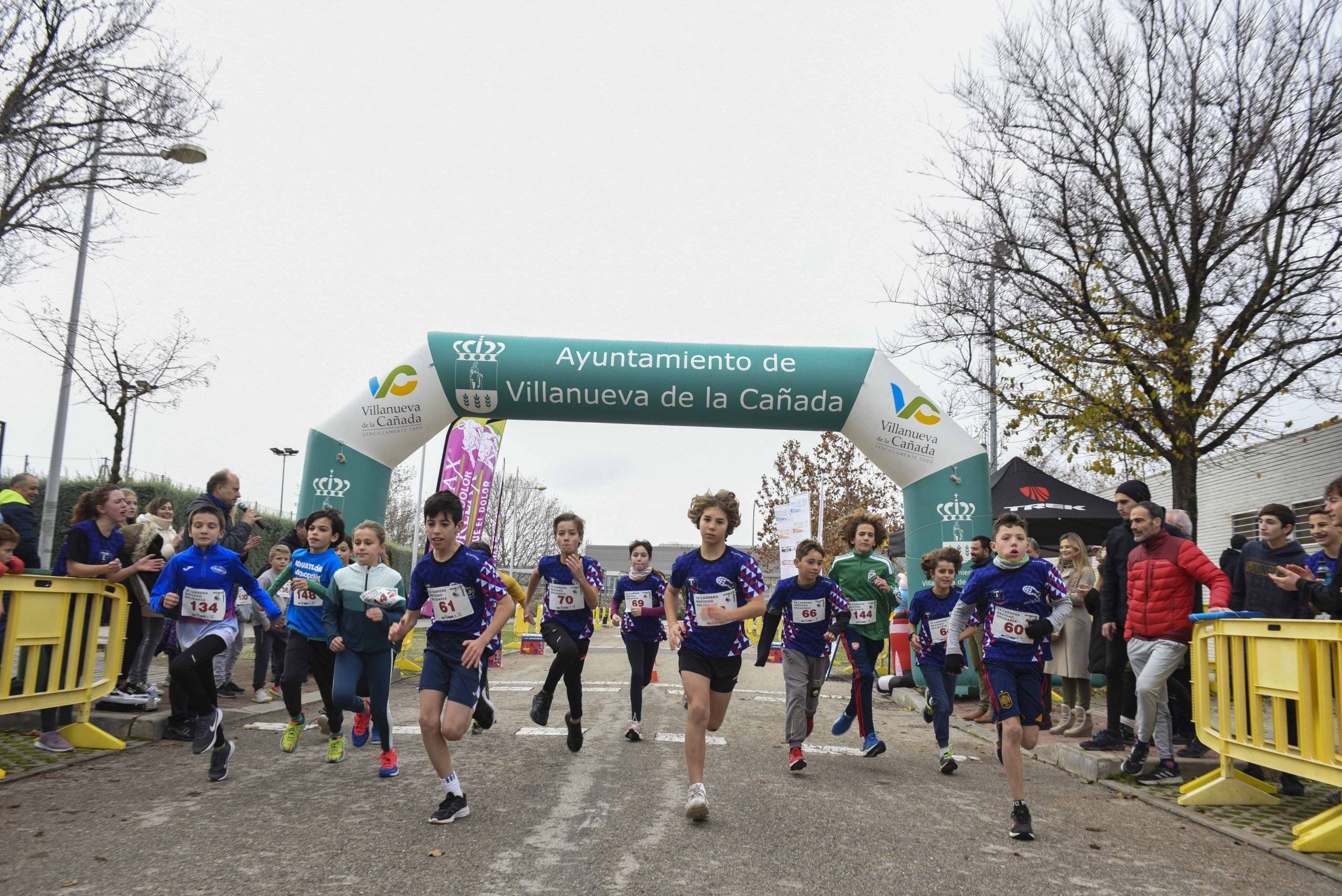 Salida de la IX Carrera Solidaria de Navidad.