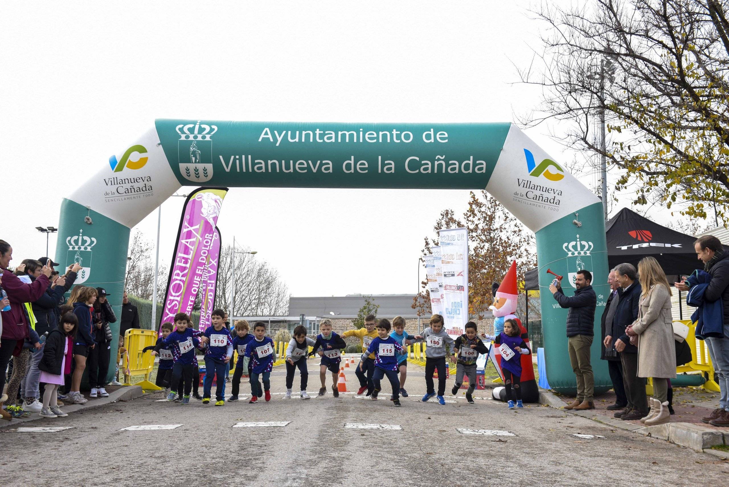 Salida de la IX Carrera de Navidad en categoría prebenjamín.