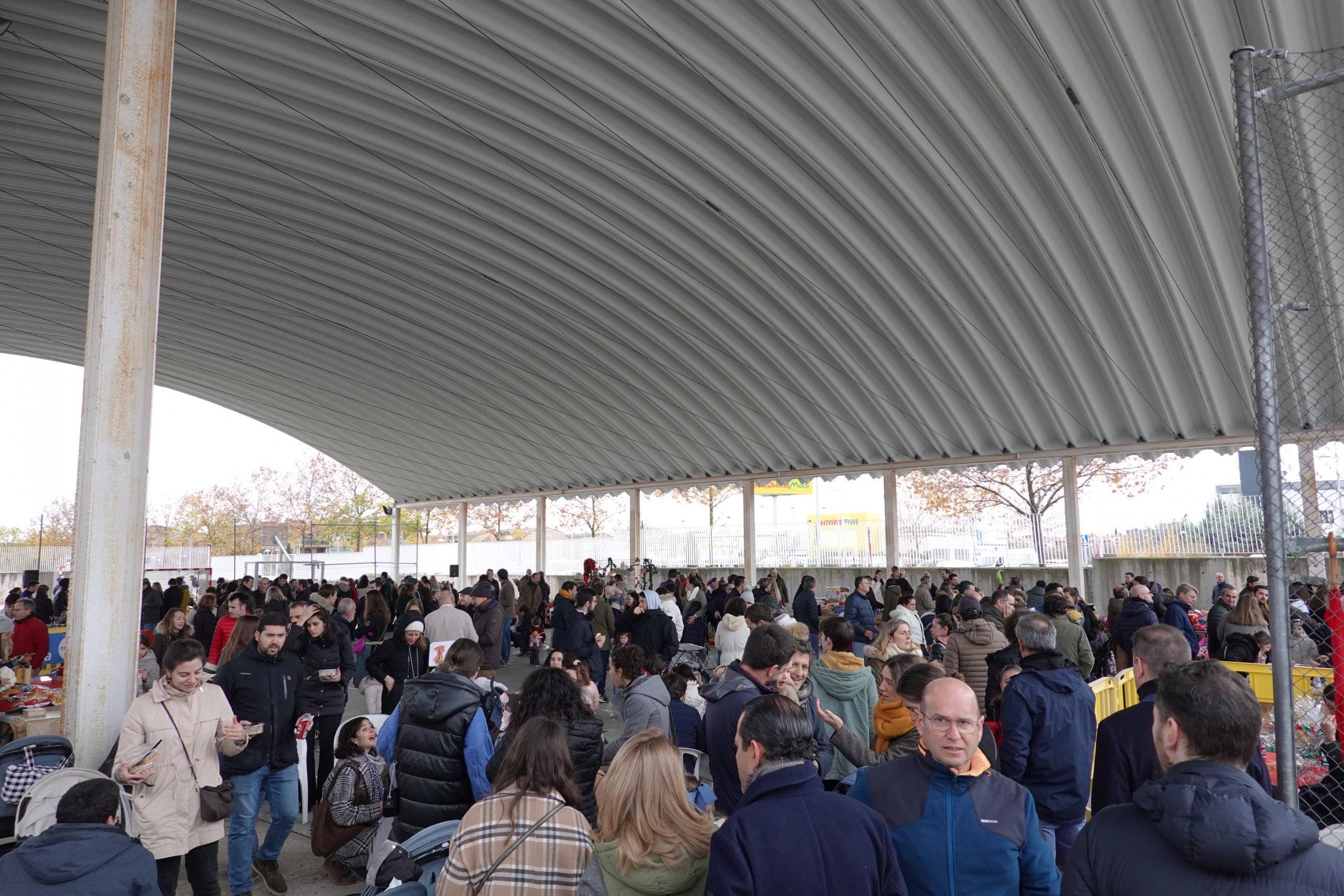 Público en las Migas Solidarias.