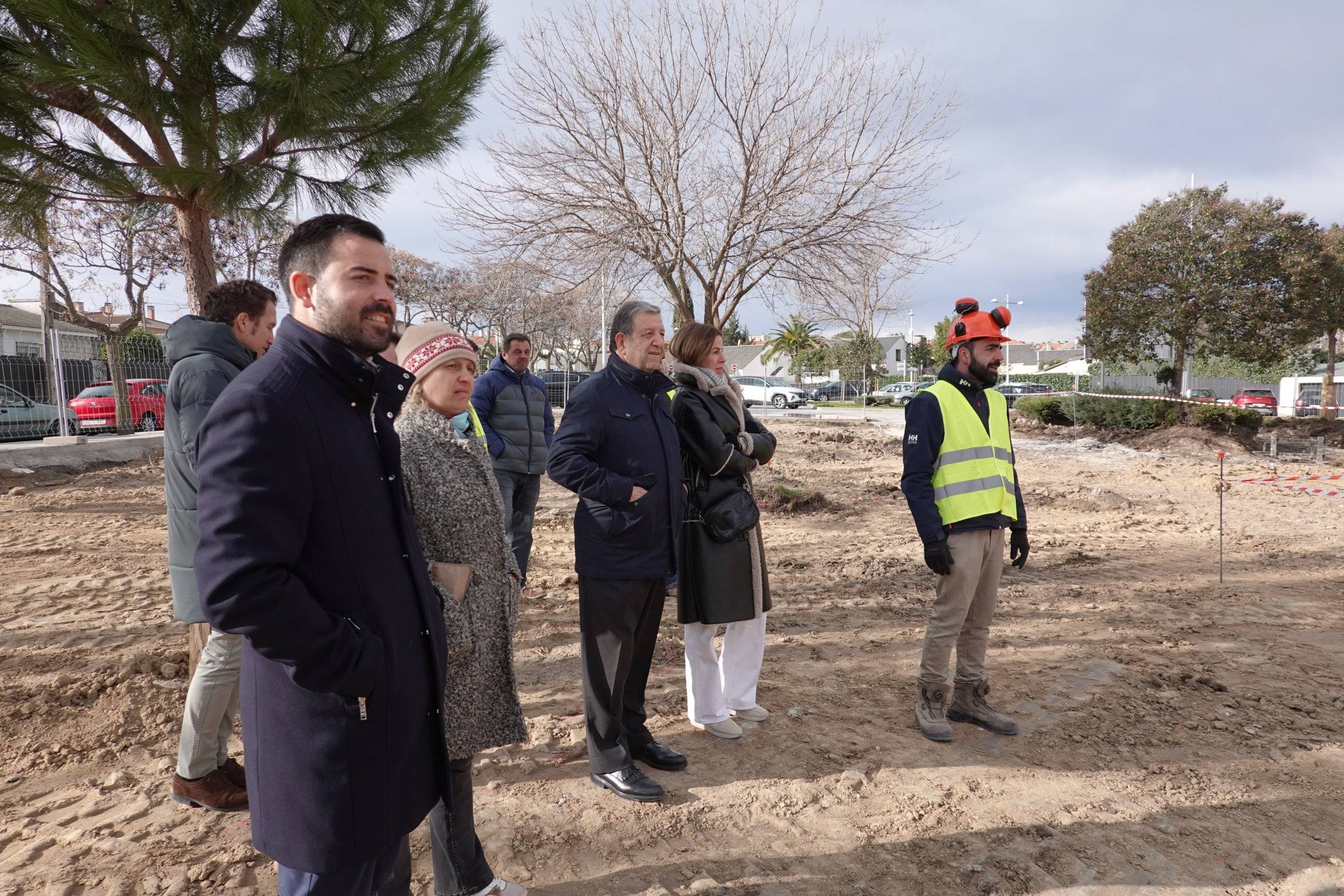 El alcalde, Luis Partida, y concejales visitando las obras.