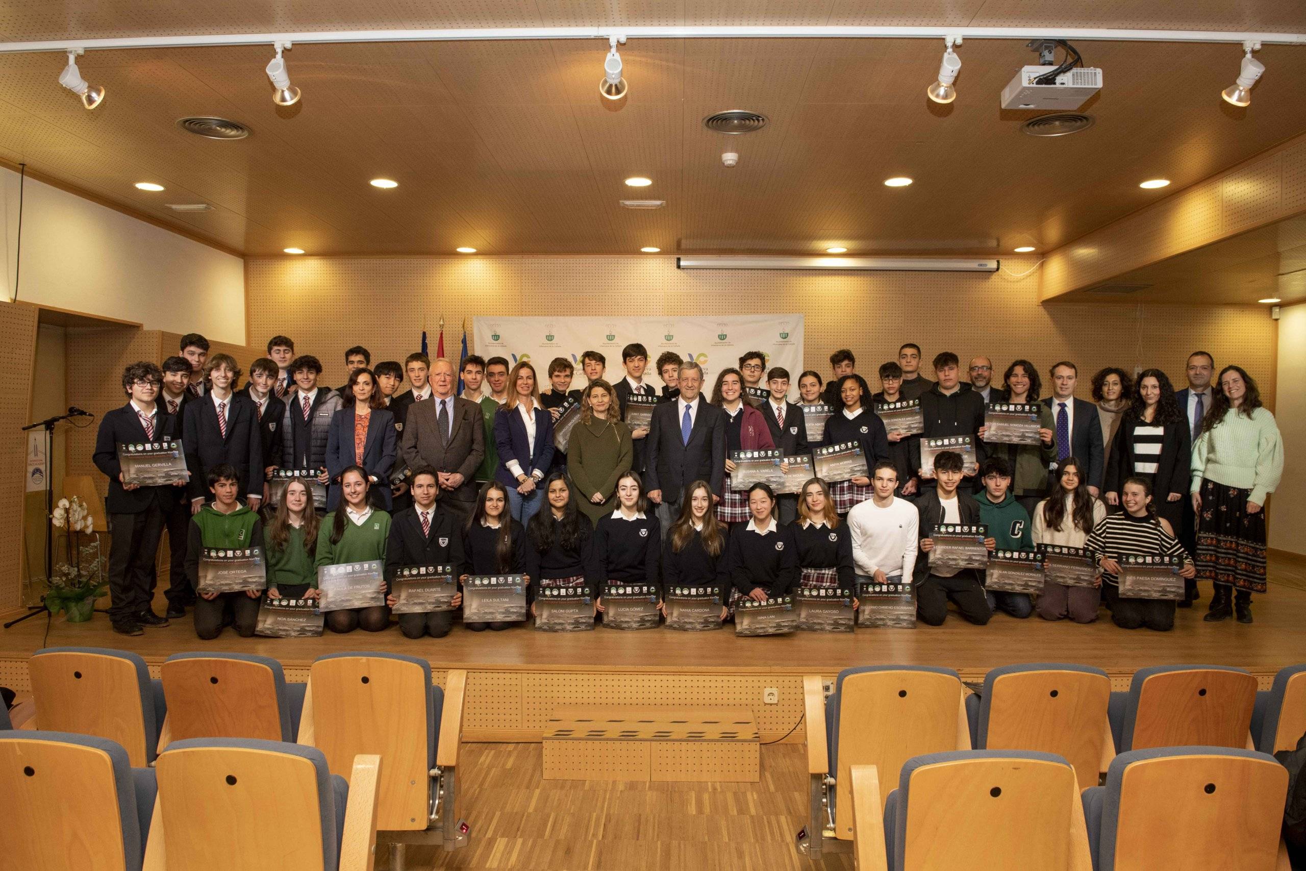 Foto de familia del Acto de Graduación International Space Academy 2022.