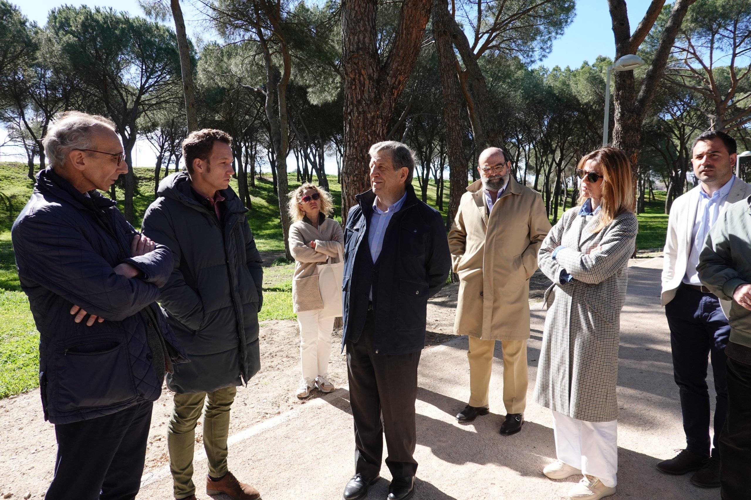 Alcalde, concejales y responsables de la obra.