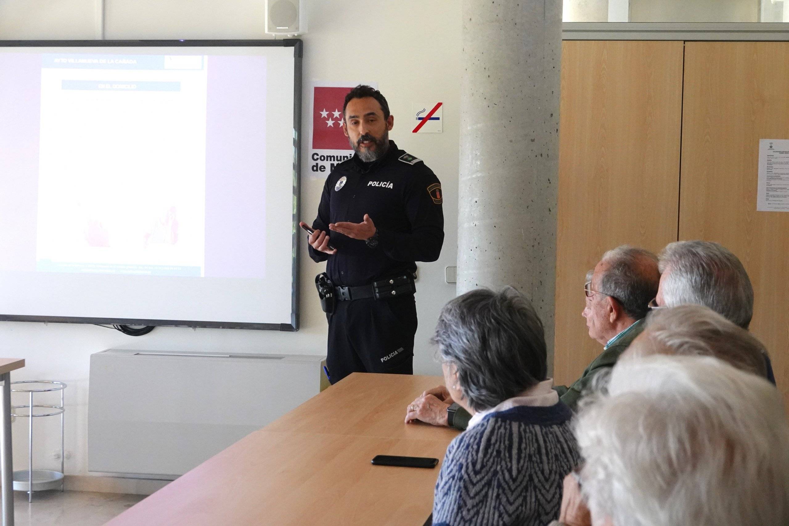 Imagen de la charla de seguridad impartida.