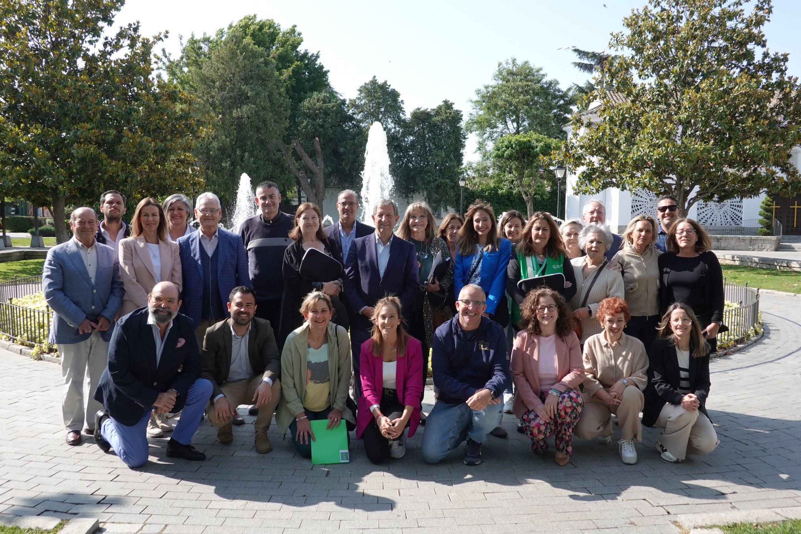 Foto de familia de la entrega de la recaudación de San Isidro 2023.