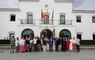 Foto de familia de la visita de la codirectora de la Space Academy, Grace Tan Wang.