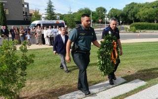 Autoridades durante el homenaje a Miguel Ángel Blanco.