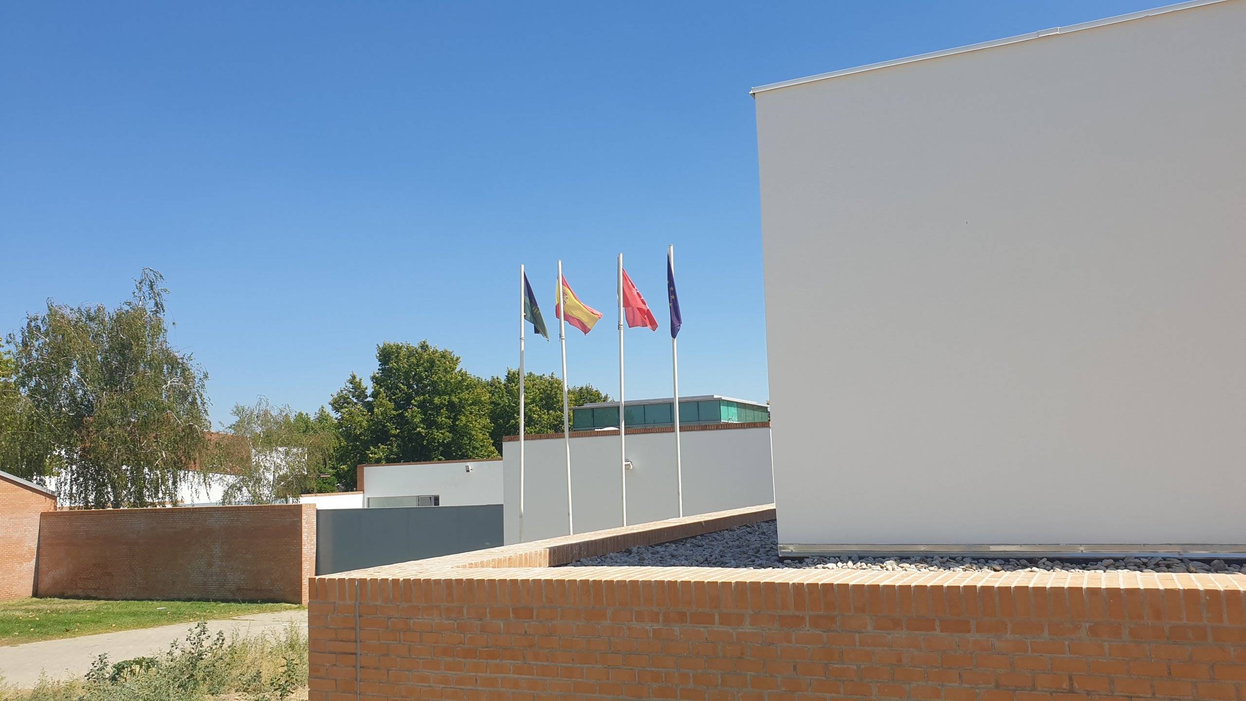 Exterior del edificio del C.C. La Despernada tras la ampliación.