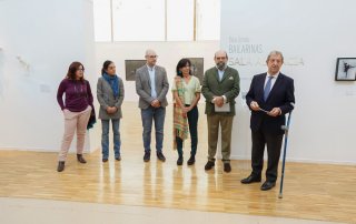 Autoridades en la inauguración de la exposición.