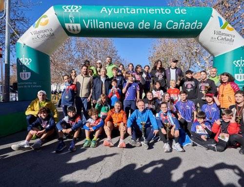 Pequeños y mayores se dan cita en la X Carrera de Navidad