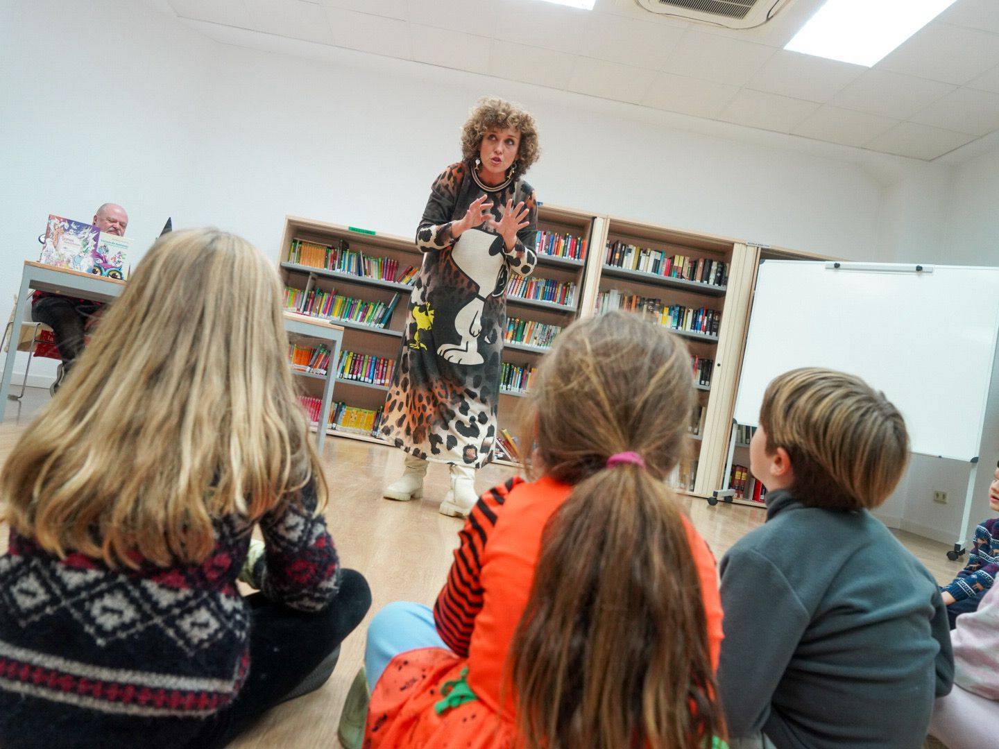 Imagen de la presentación del libro de Rosa Modrego.